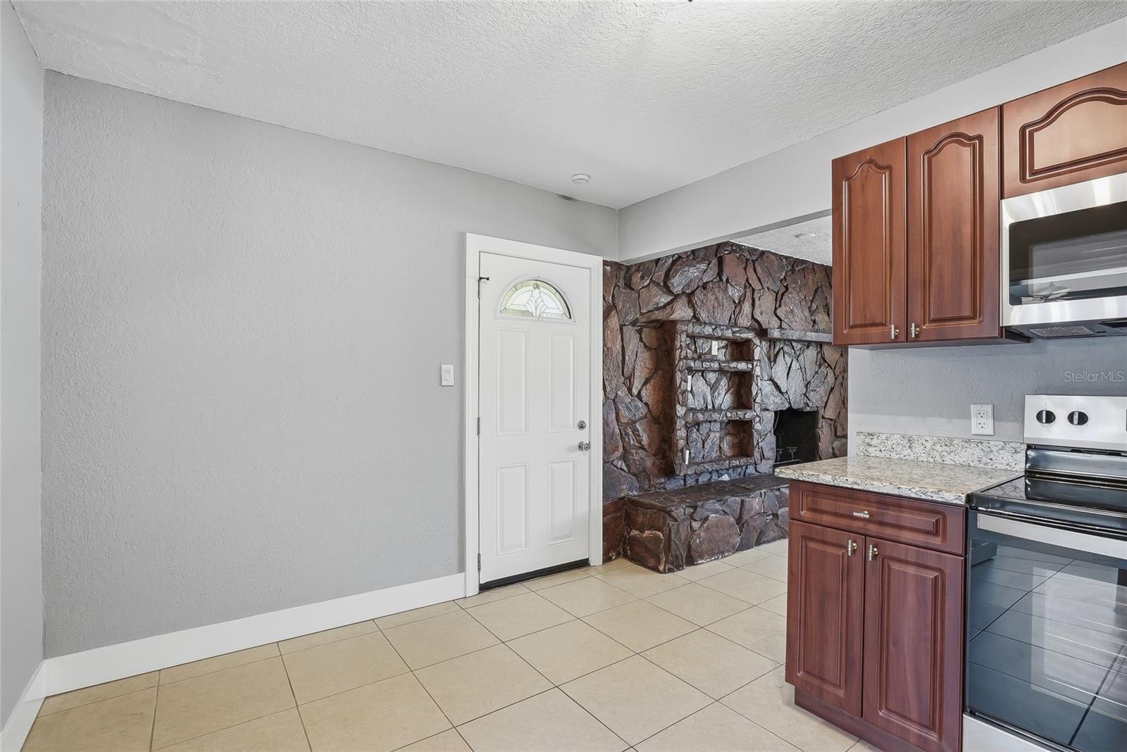 6712 RIVER RD, TAMPA, FL, 33615