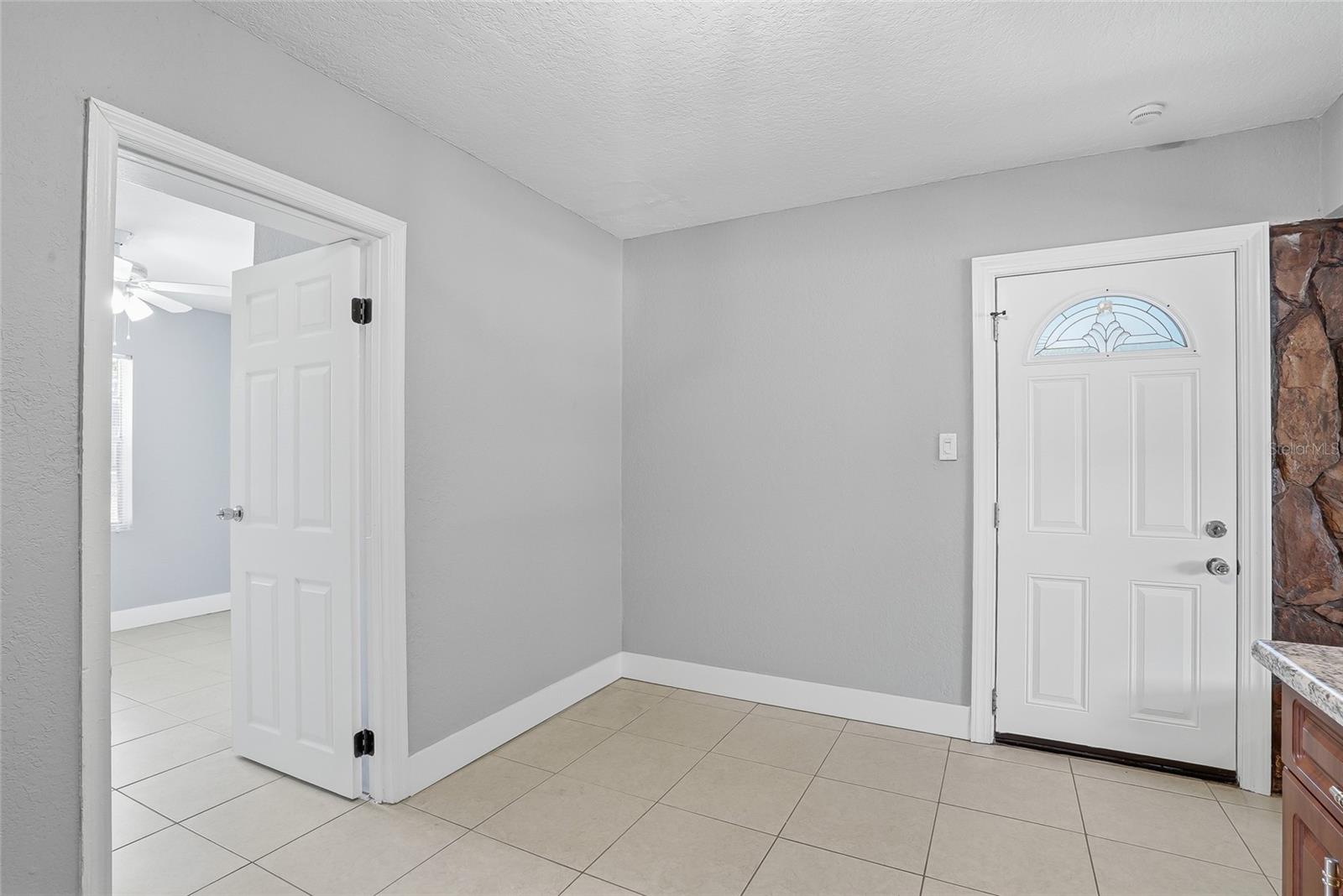 6712 RIVER RD, TAMPA, FL, 33615