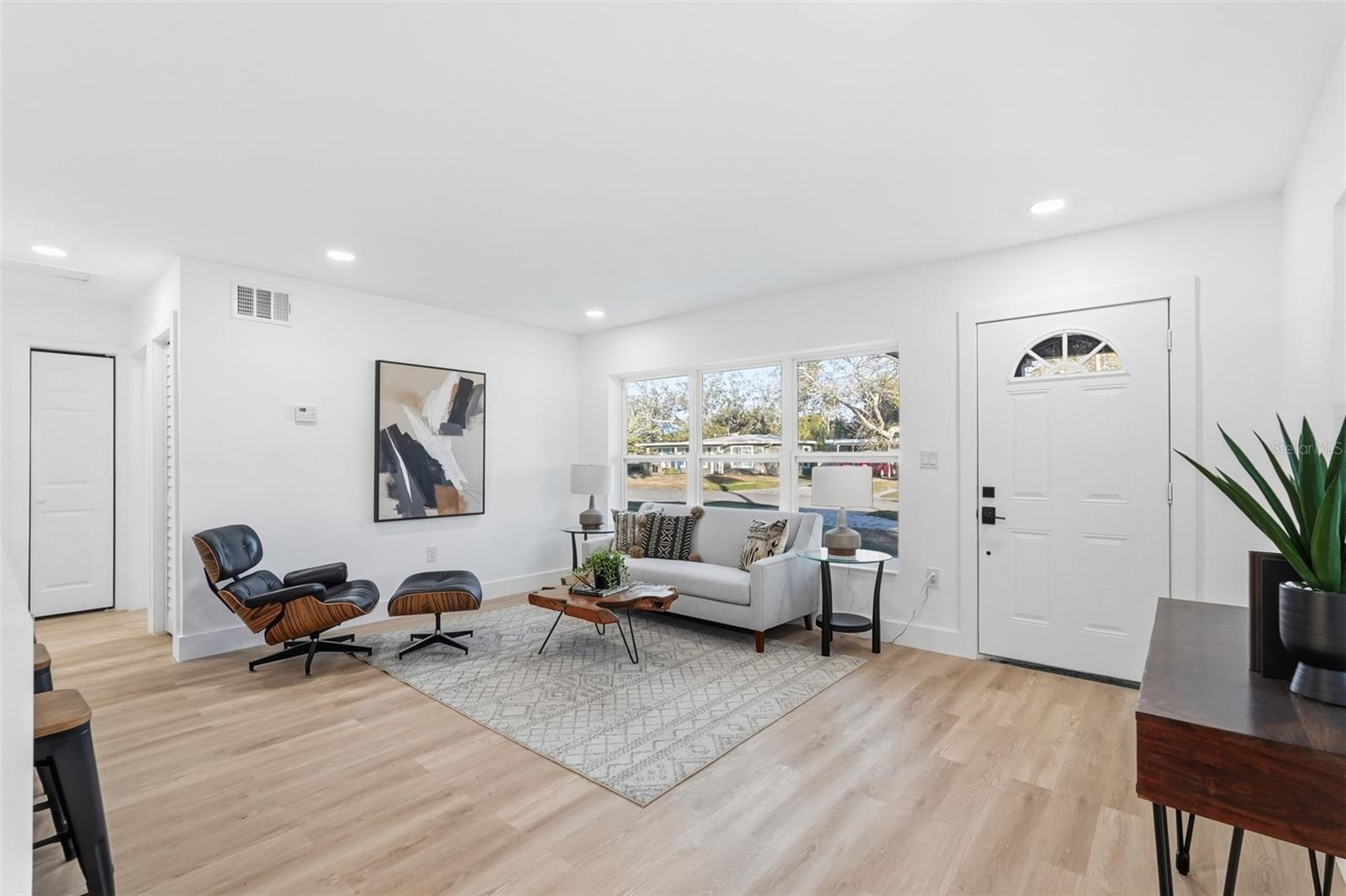 2470 DEL RIO WAY, DUNEDIN, FL, 34698