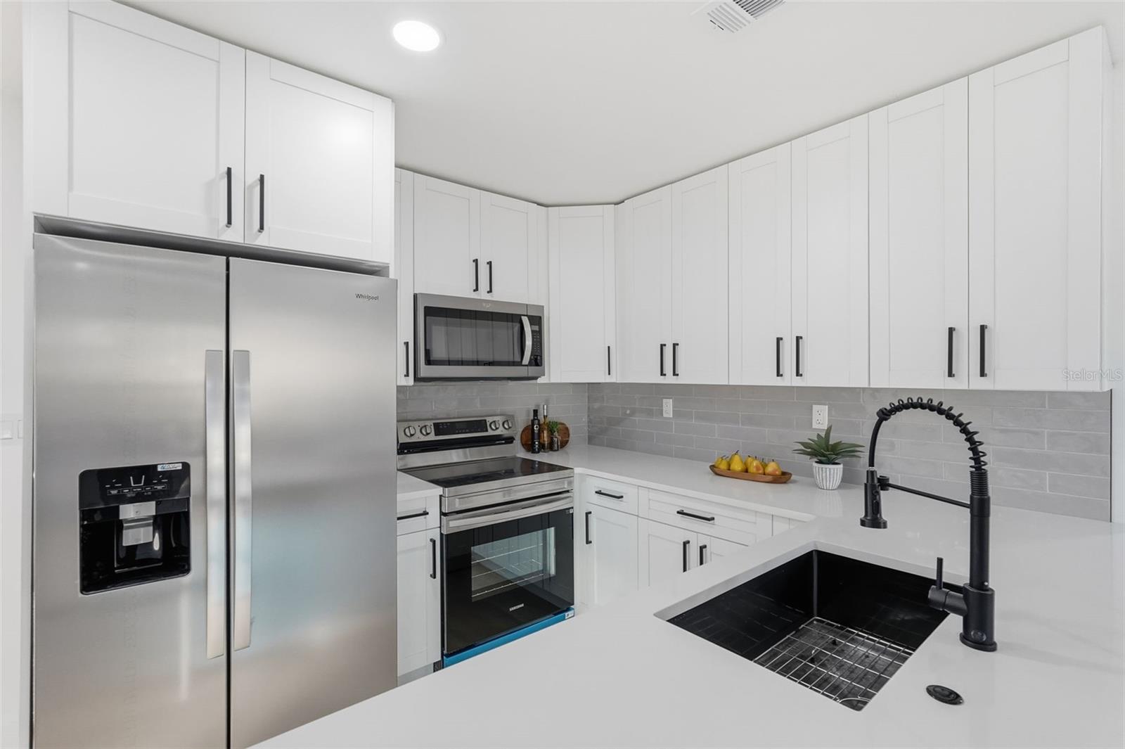 2470 DEL RIO WAY, DUNEDIN, FL, 34698