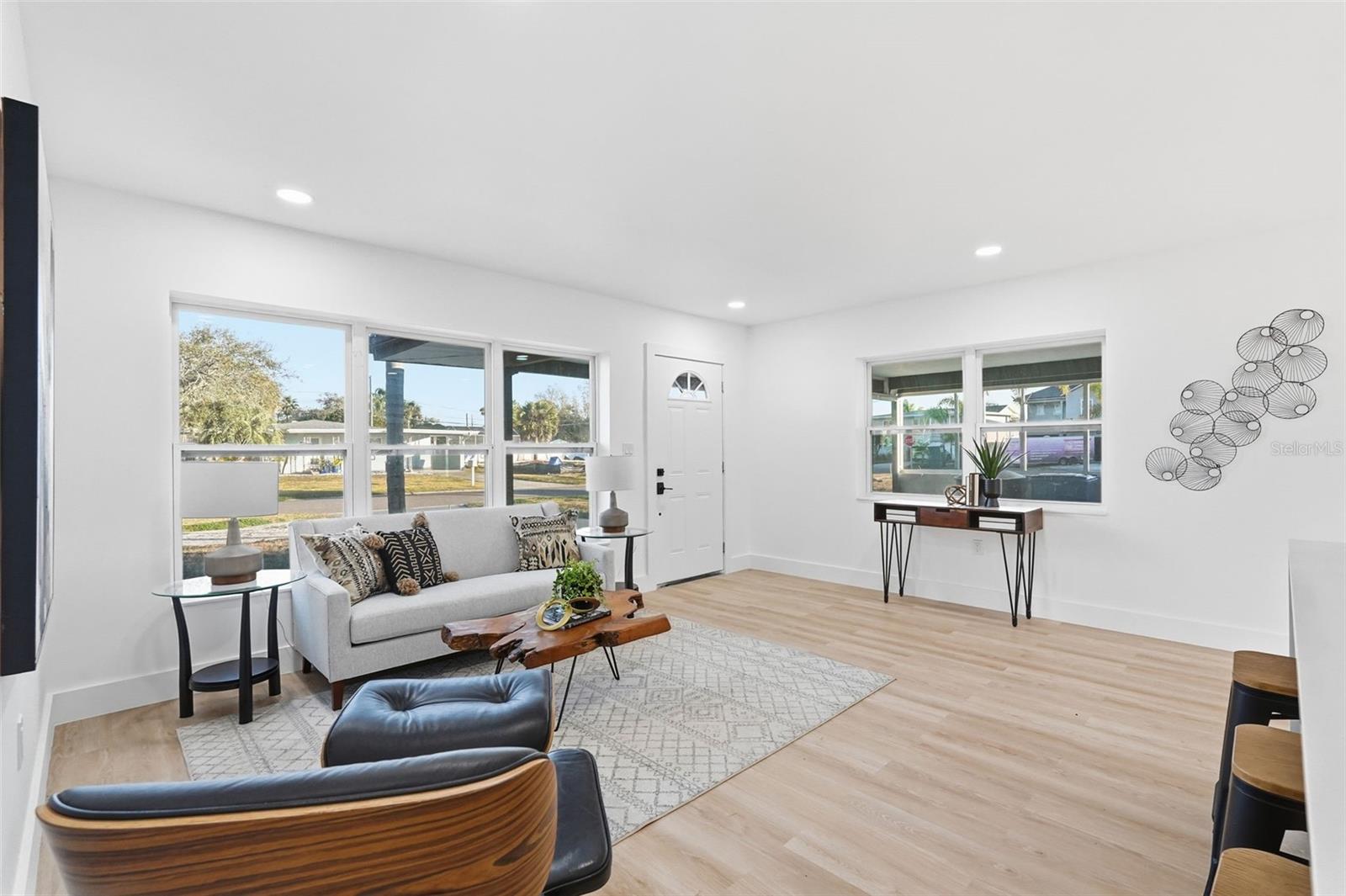 2470 DEL RIO WAY, DUNEDIN, FL, 34698