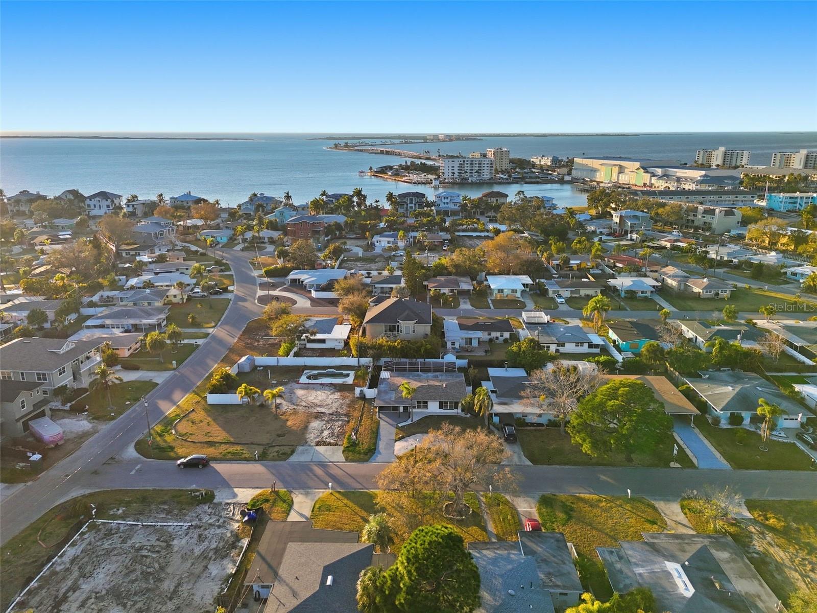 2470 DEL RIO WAY, DUNEDIN, FL, 34698