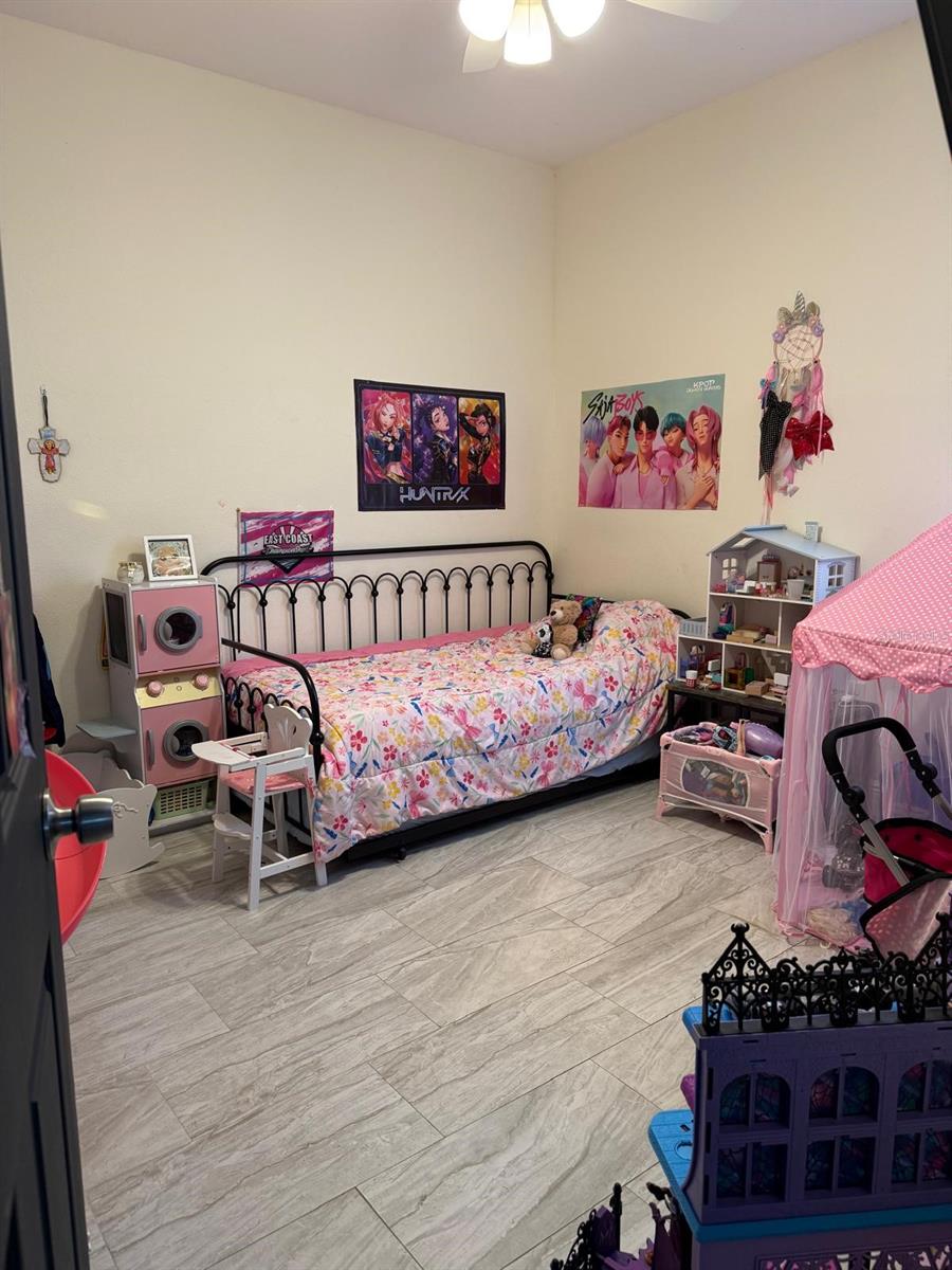 9302 N MARGARET AVE, TAMPA, FL, 33612