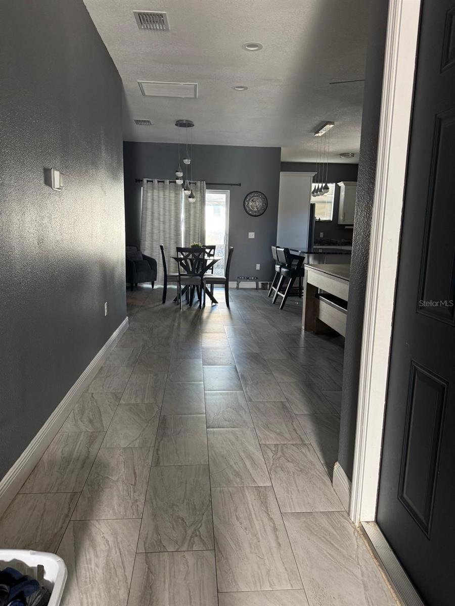 9302 N MARGARET AVE, TAMPA, FL, 33612