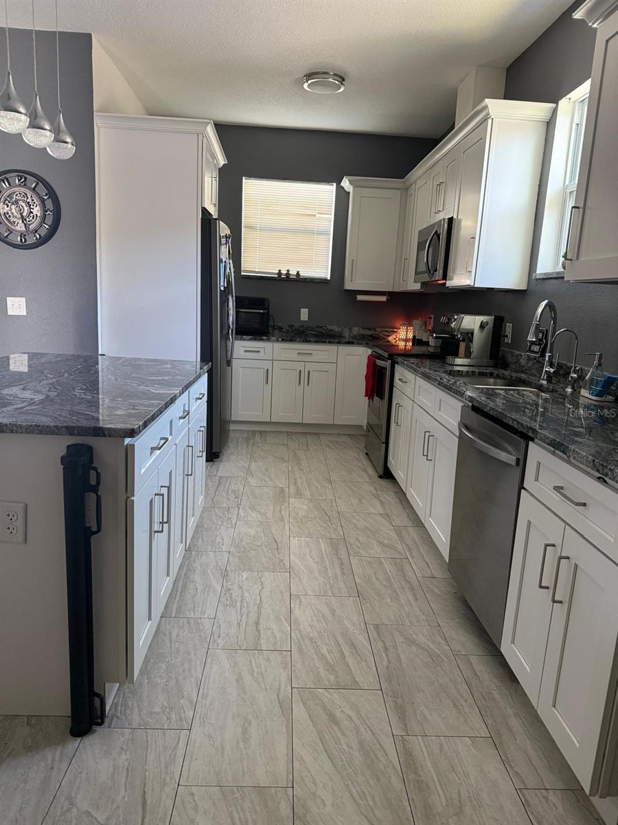 9302 N MARGARET AVE, TAMPA, FL, 33612