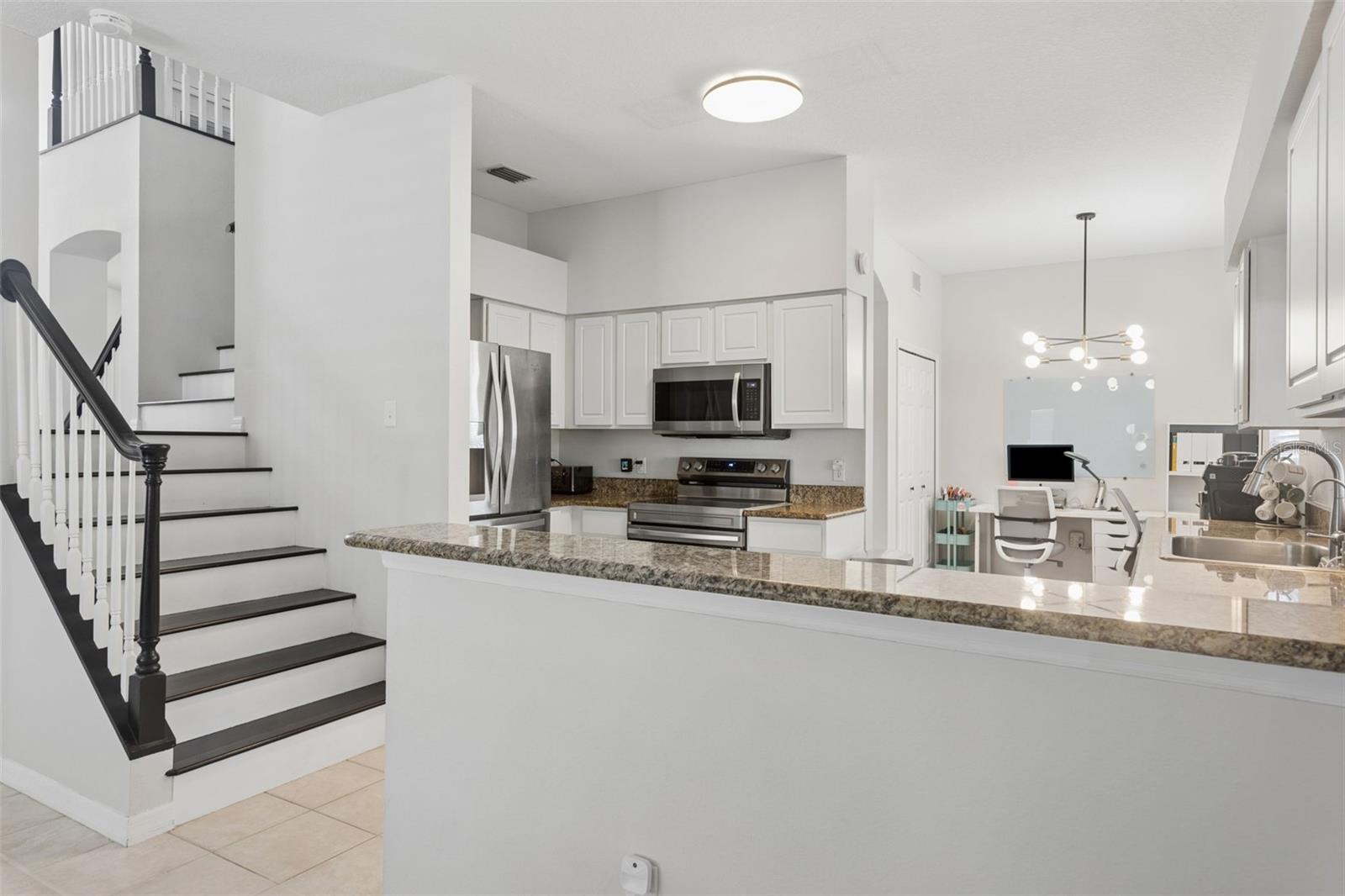 4211 HARBOR LAKE DR, LUTZ, FL, 33558