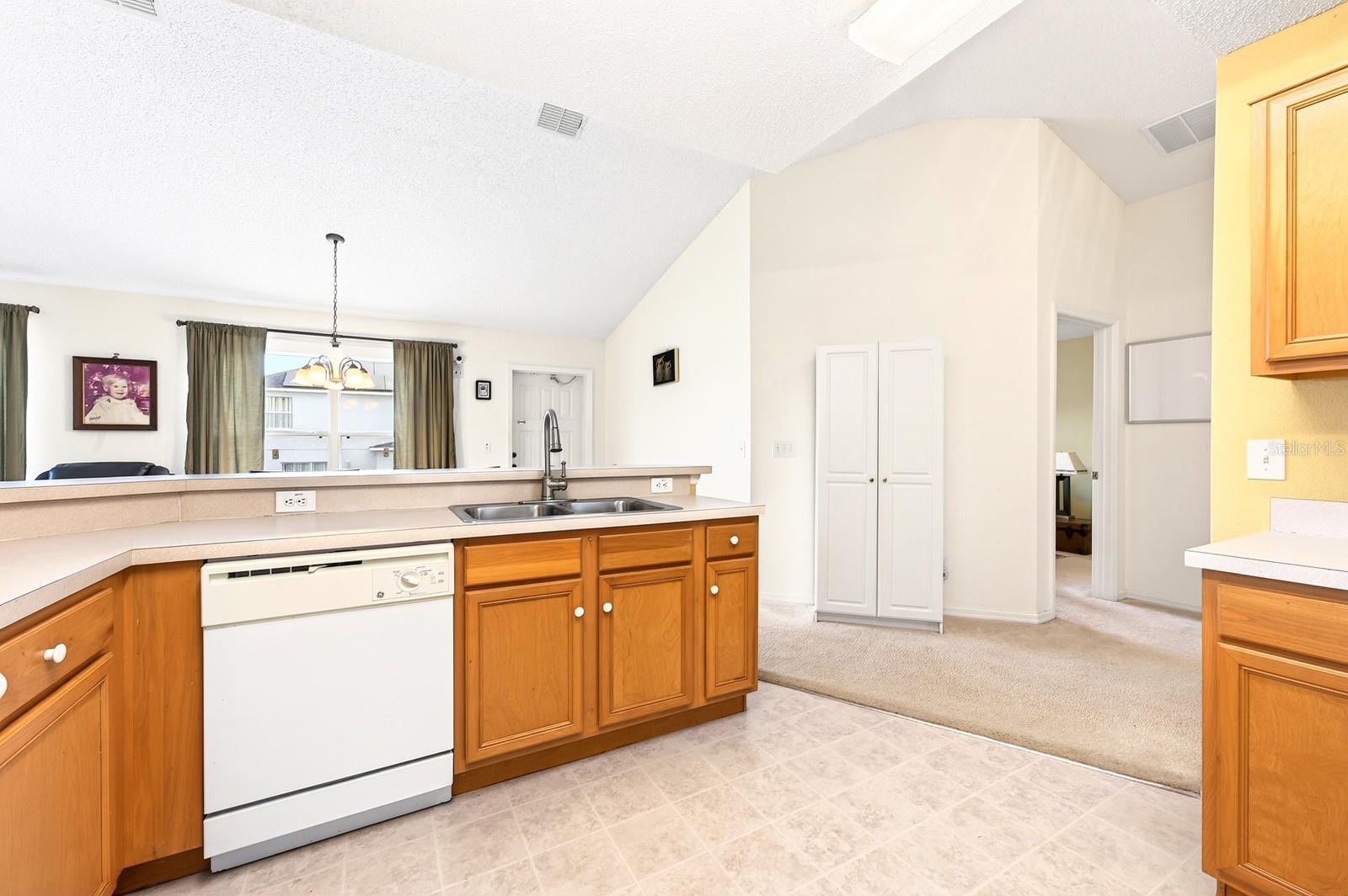 416 LAKEVIEW RD, KISSIMMEE, FL, 34759