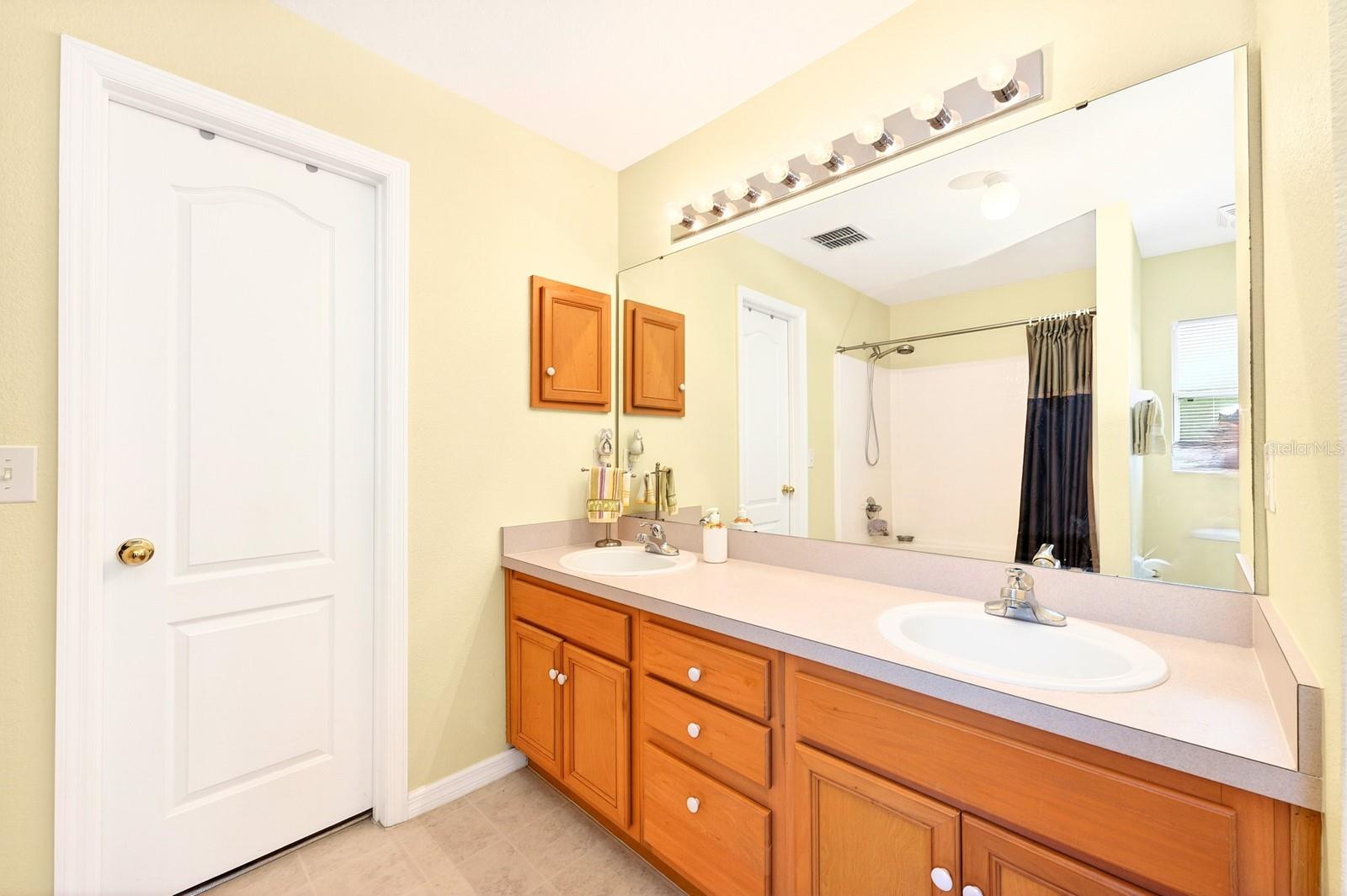 416 LAKEVIEW RD, KISSIMMEE, FL, 34759