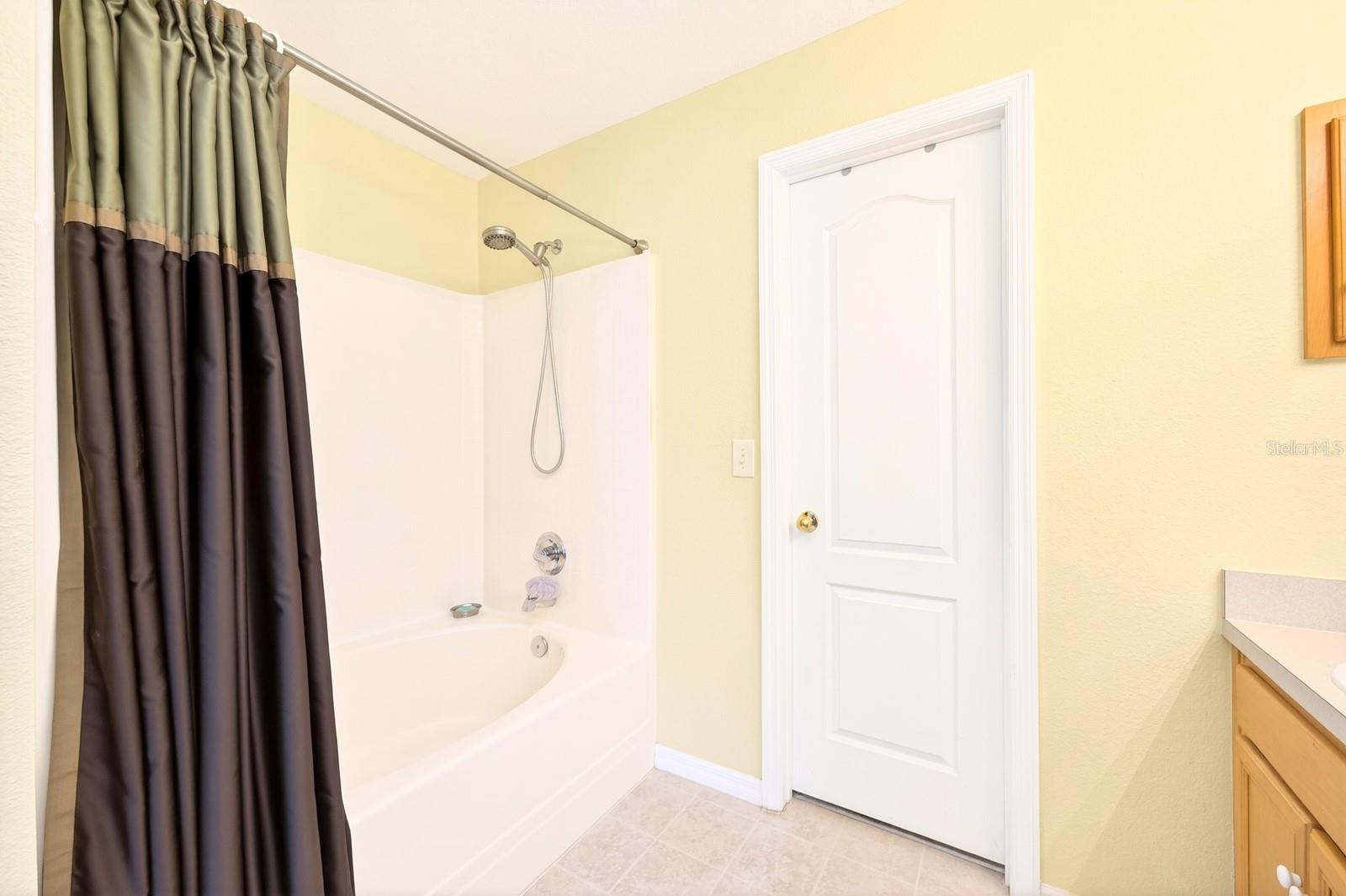 416 LAKEVIEW RD, KISSIMMEE, FL, 34759