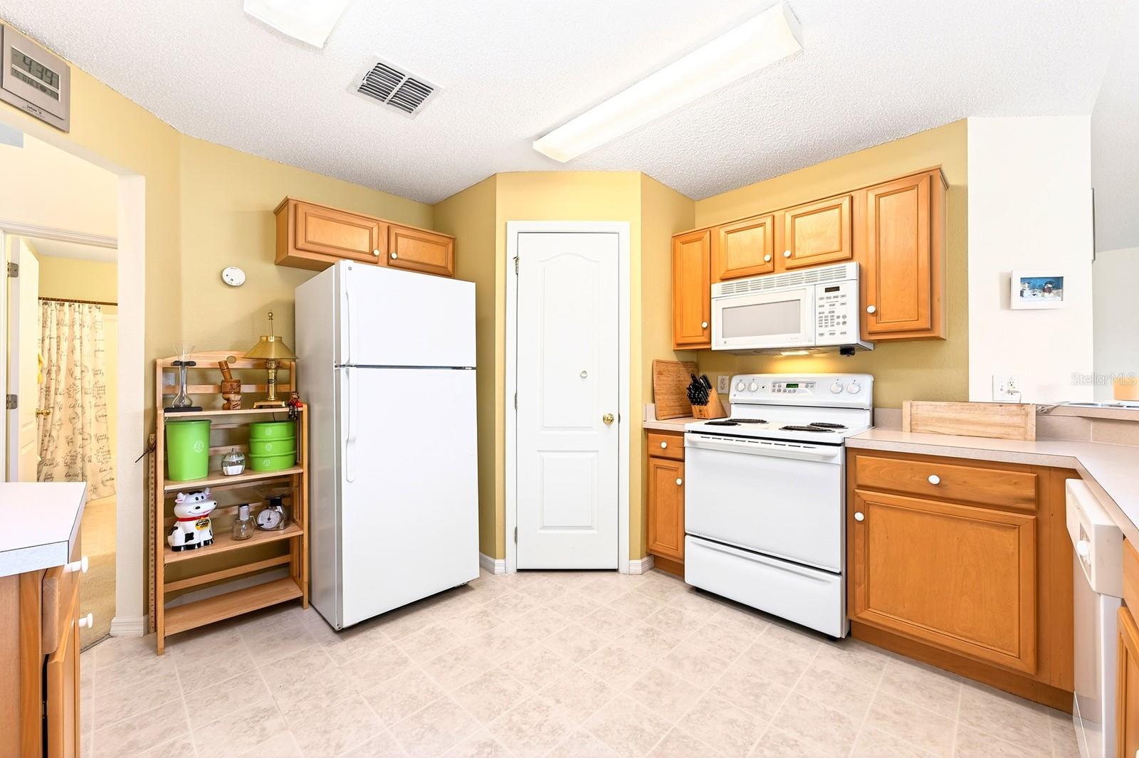 416 LAKEVIEW RD, KISSIMMEE, FL, 34759