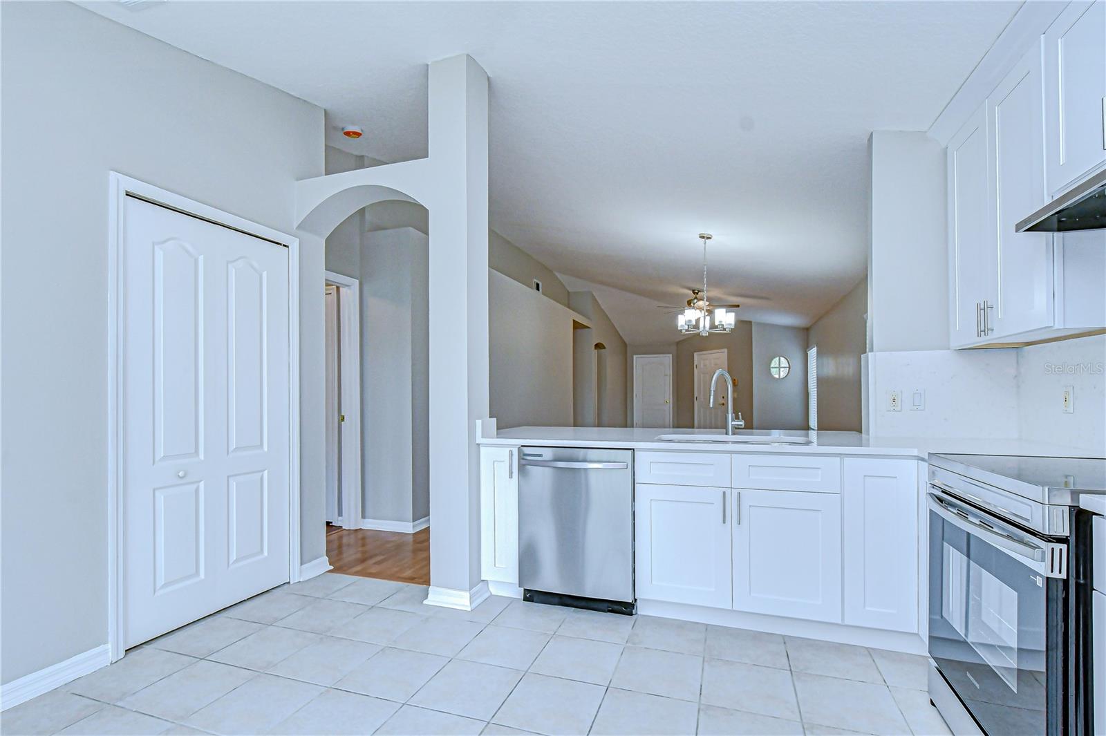 18003 BIRDWATER DR, TAMPA, FL, 33647