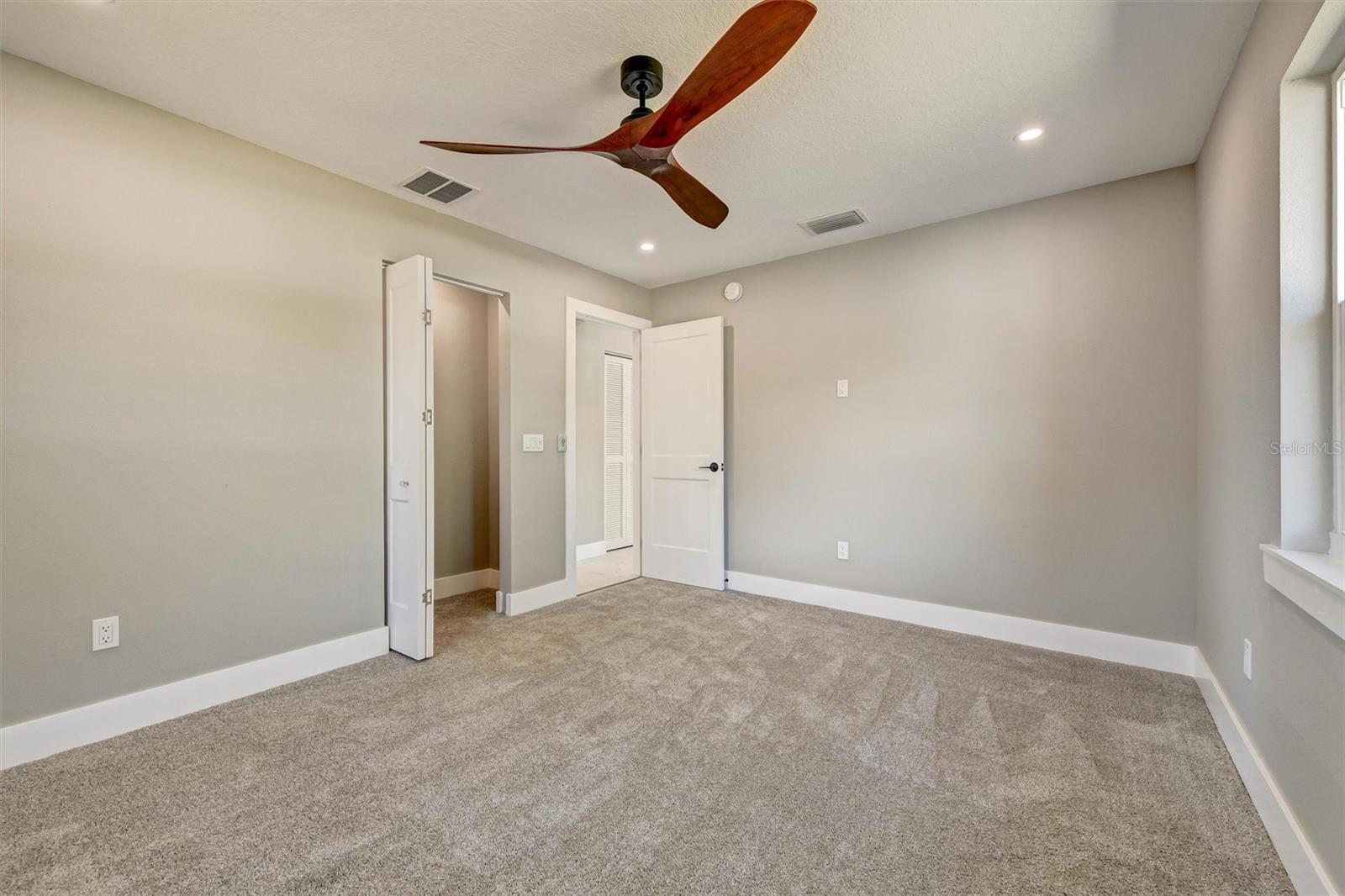 1521 S JEFFERSON AVE, CLEARWATER, FL, 33756