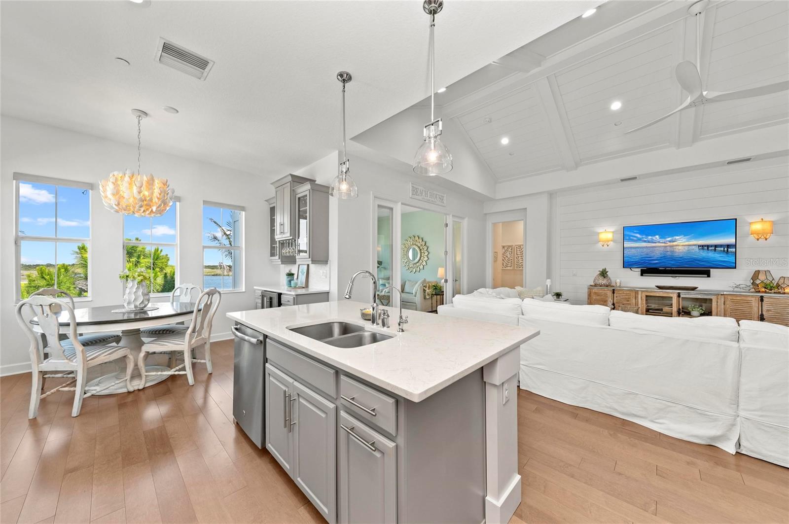 271 SAINT LUCIA DR #202, BRADENTON, FL, 34209