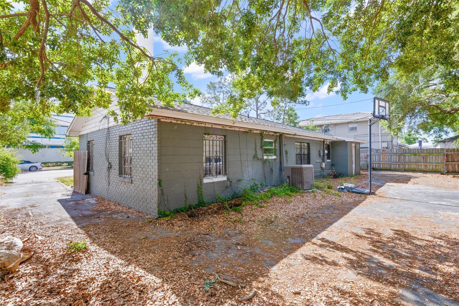 110 N LINCOLN AVE, TAMPA, FL, 33609