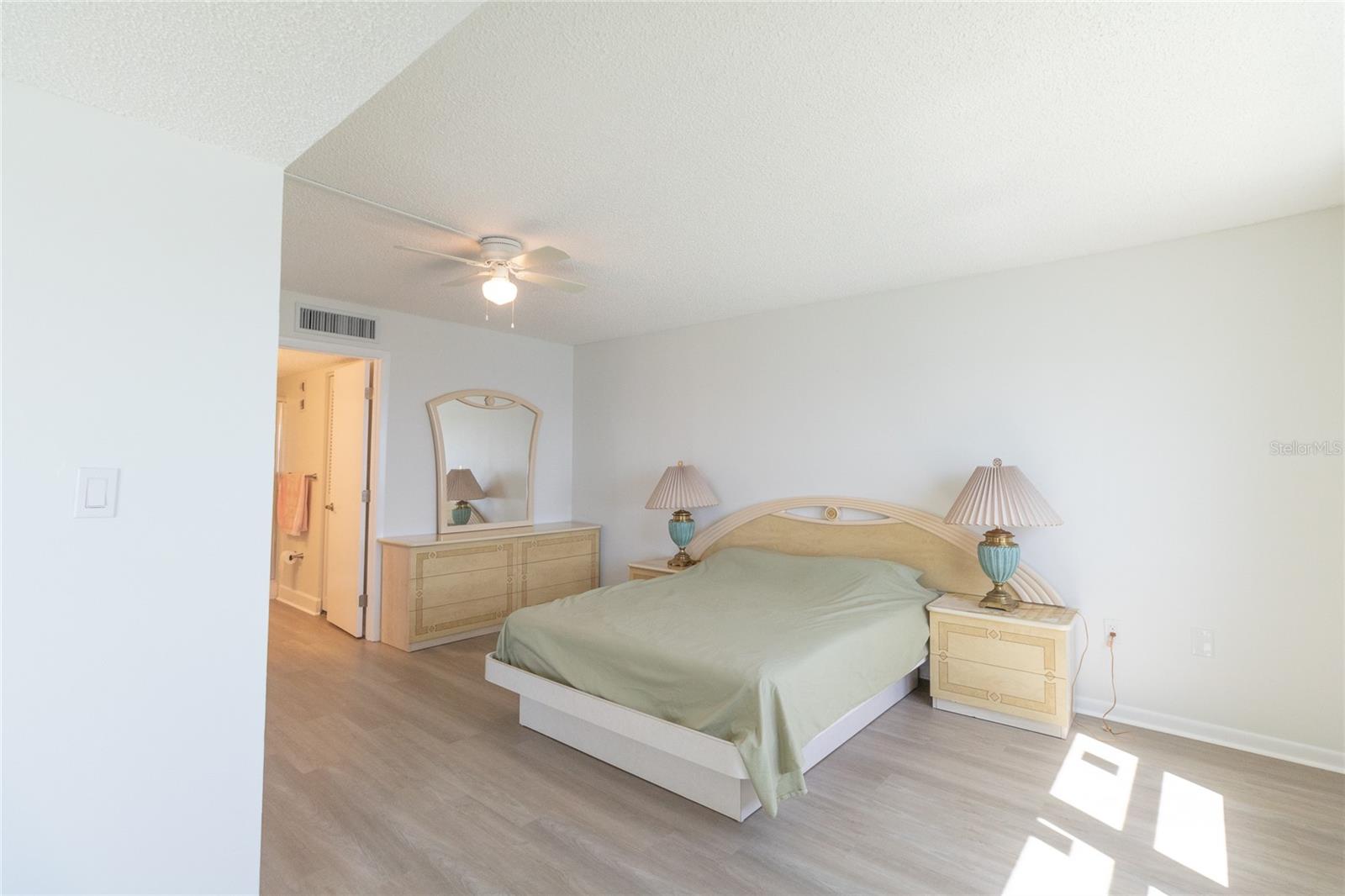 5980 SHORE BLVD S #405, GULFPORT, FL, 33707