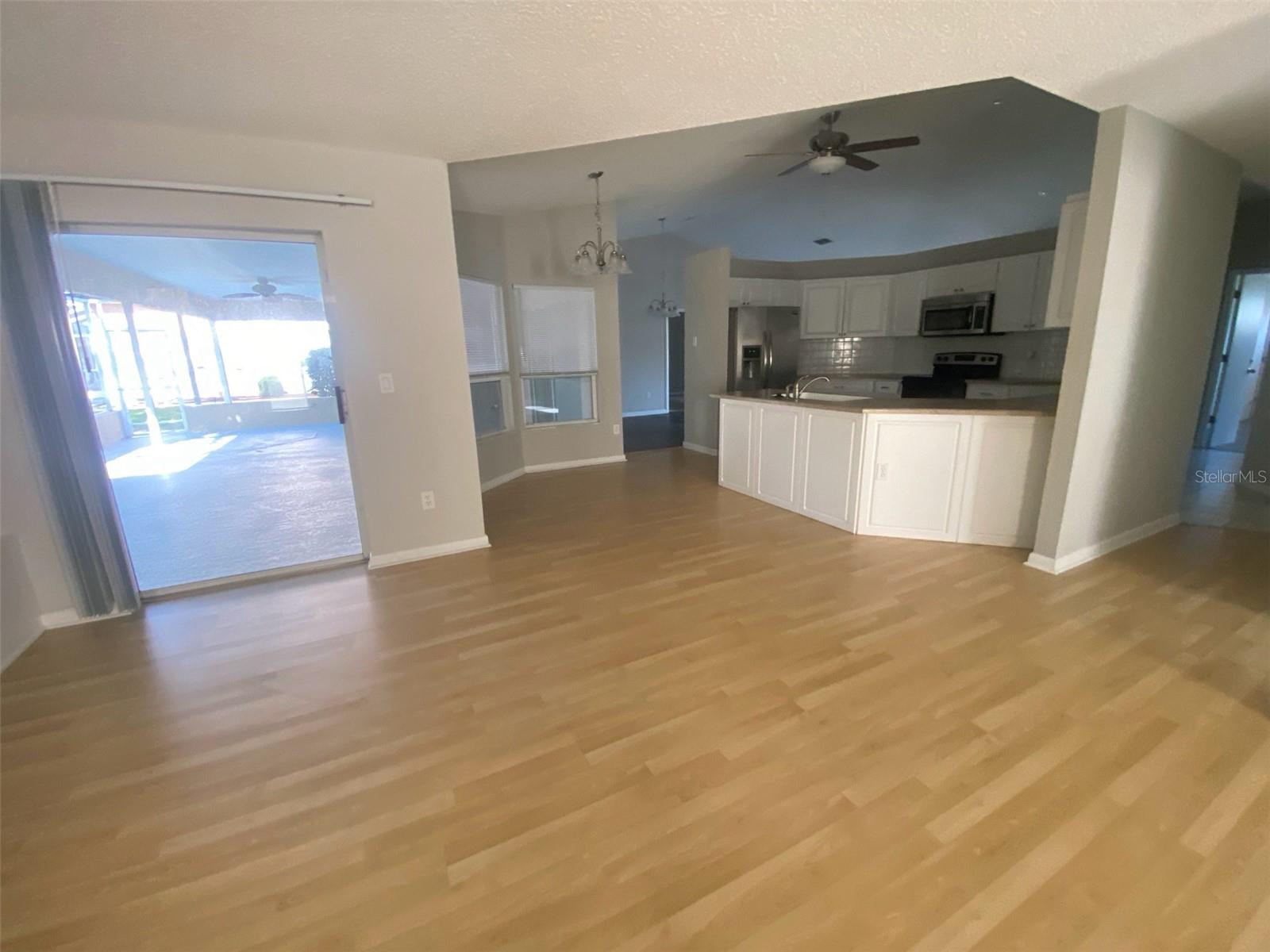 9389 FOX HOLLOW LN, WEEKI WACHEE, FL, 34613