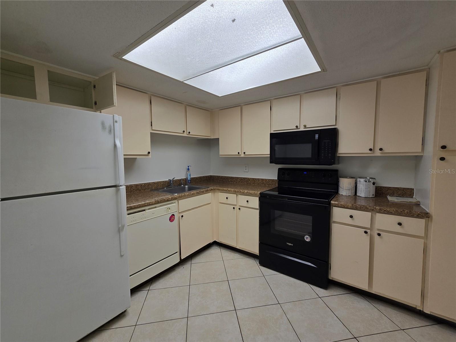 561 FAIRWAYS CIR #A, OCALA, FL, 34472