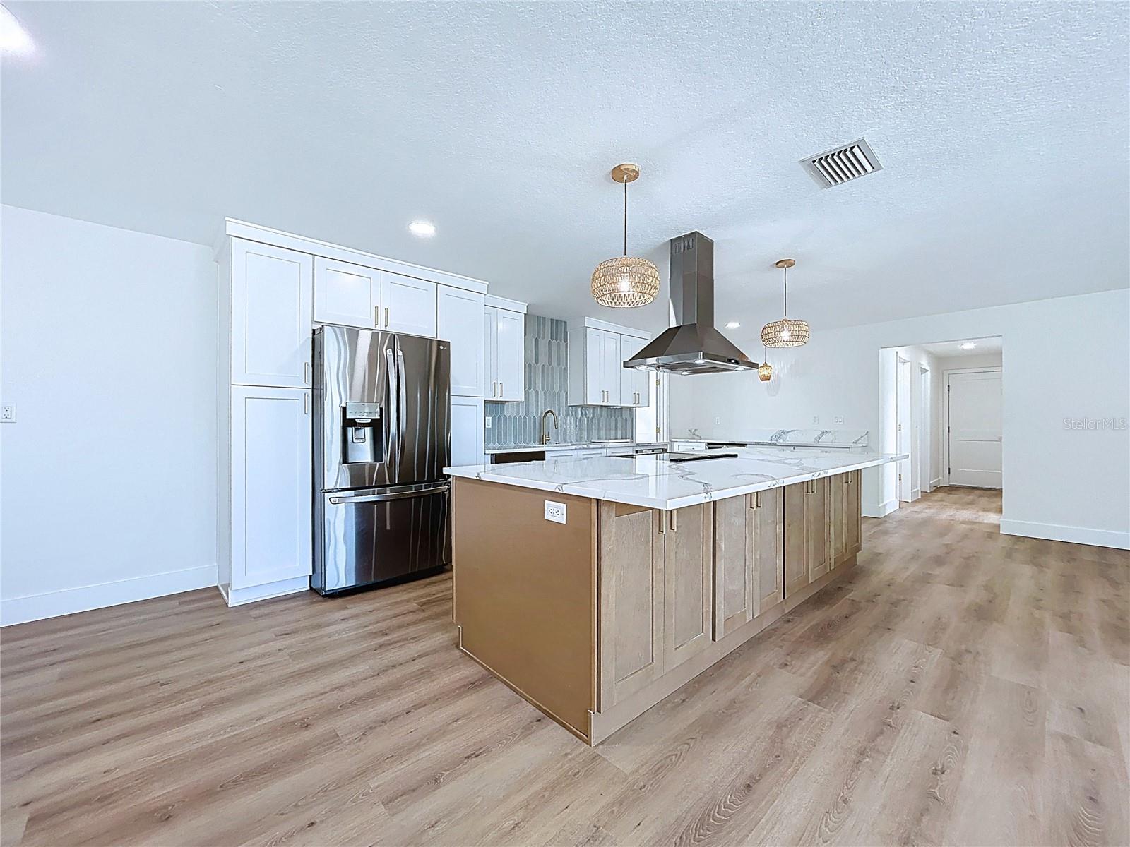 1401 GULF BLVD, BELLEAIR BEACH, FL, 33786