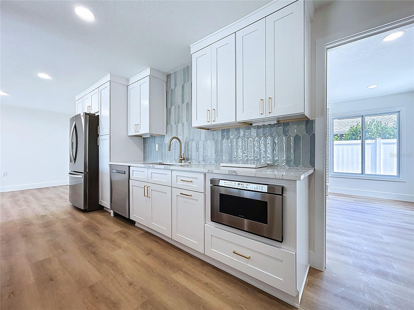 1401 GULF BLVD, BELLEAIR BEACH, FL, 33786