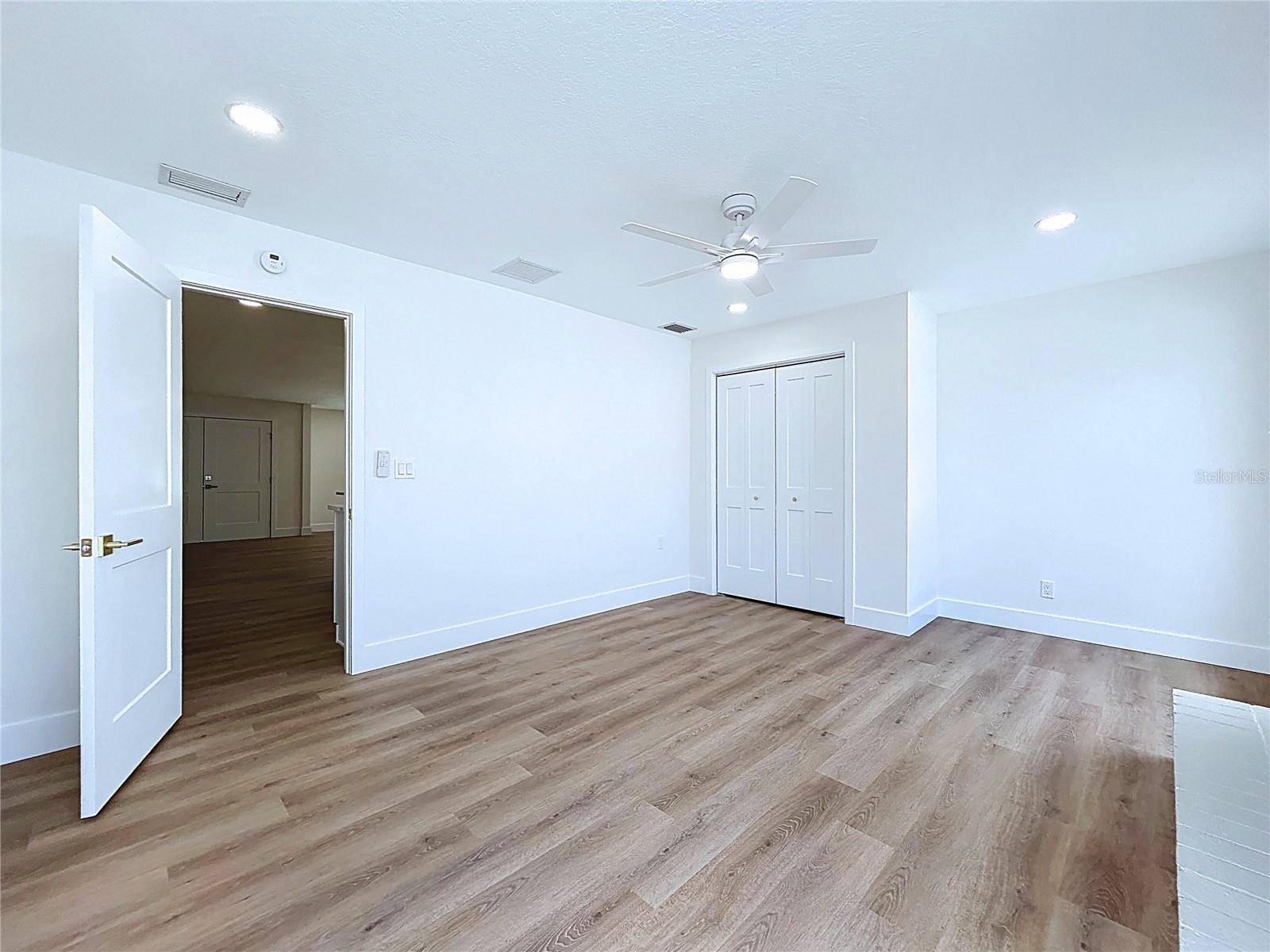 1401 GULF BLVD, BELLEAIR BEACH, FL, 33786