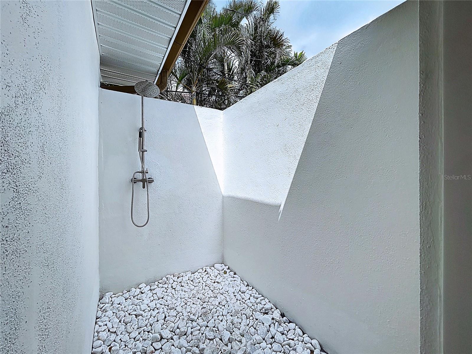 1401 GULF BLVD, BELLEAIR BEACH, FL, 33786