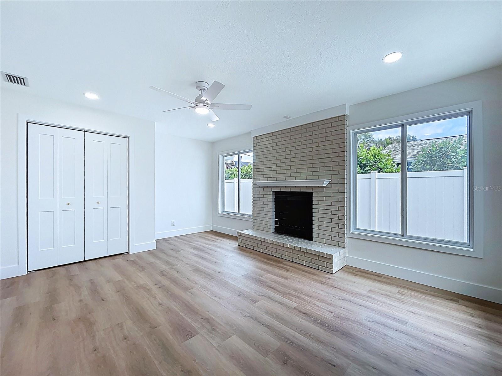 1401 GULF BLVD, BELLEAIR BEACH, FL, 33786