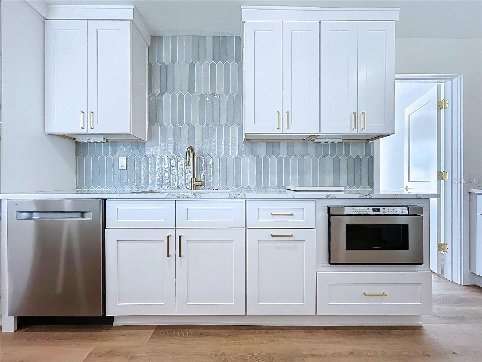 1401 GULF BLVD, BELLEAIR BEACH, FL, 33786