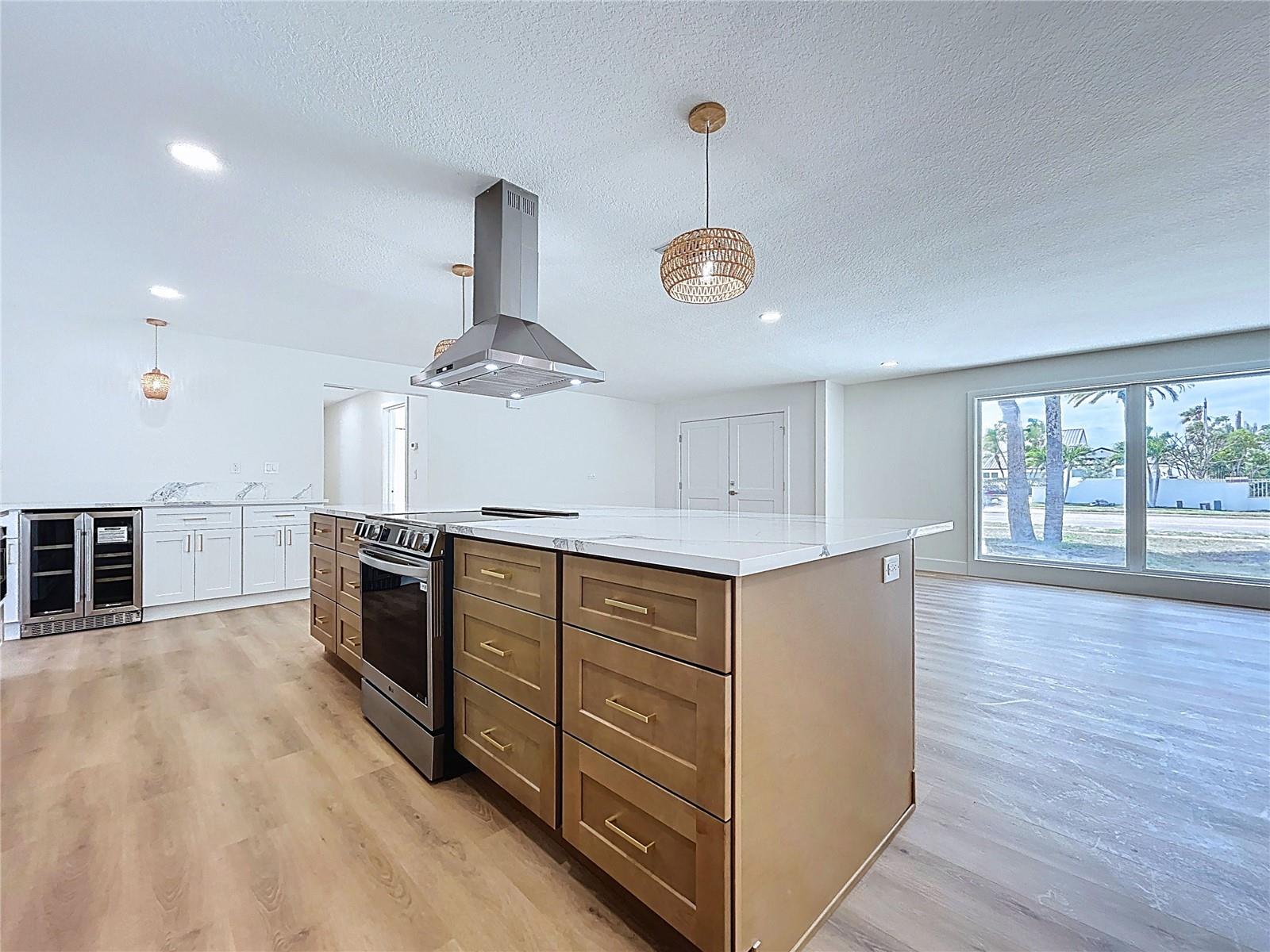 1401 GULF BLVD, BELLEAIR BEACH, FL, 33786