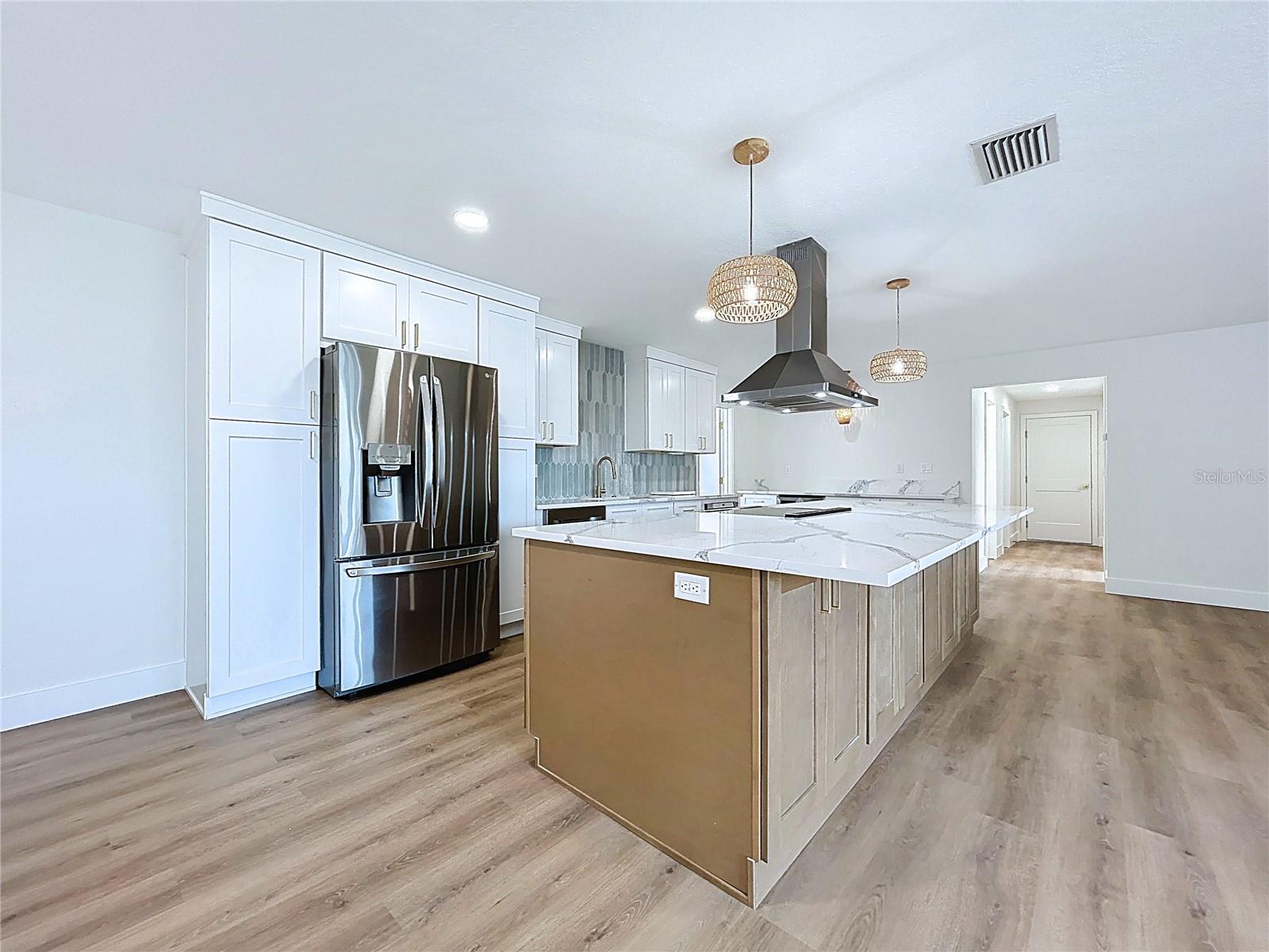 1401 GULF BLVD, BELLEAIR BEACH, FL, 33786