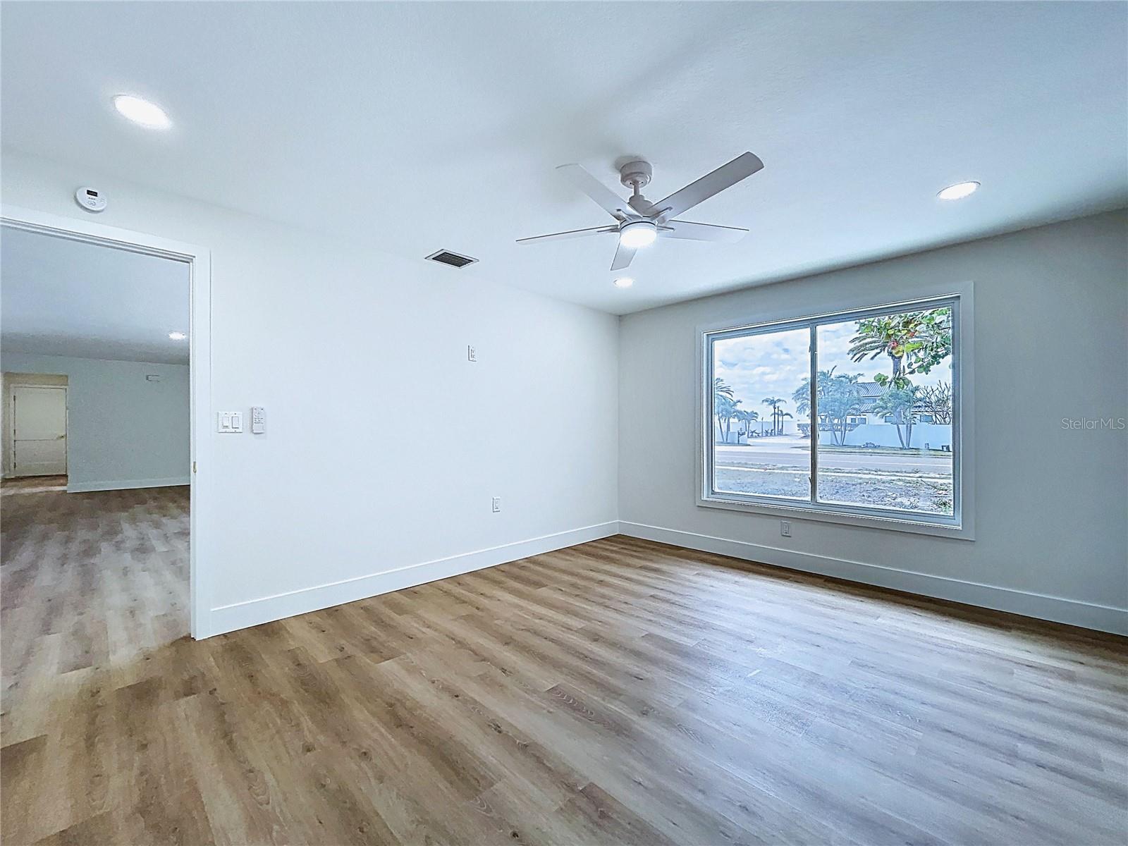 1401 GULF BLVD, BELLEAIR BEACH, FL, 33786