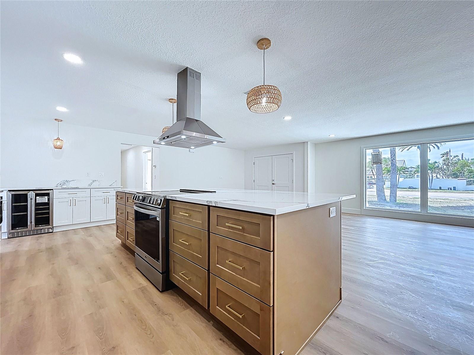 1401 GULF BLVD, BELLEAIR BEACH, FL, 33786