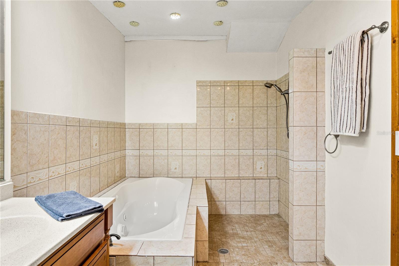 2310 CATALONIA WAY S, ST PETERSBURG, FL, 33712