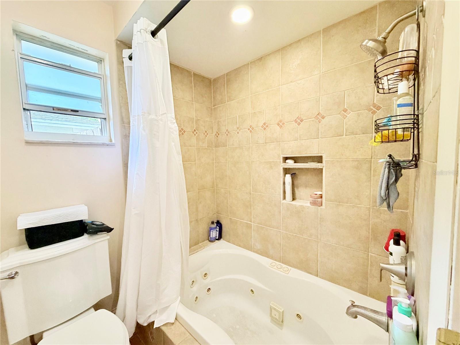 1880 OAK FOREST DR E, CLEARWATER, FL, 33759