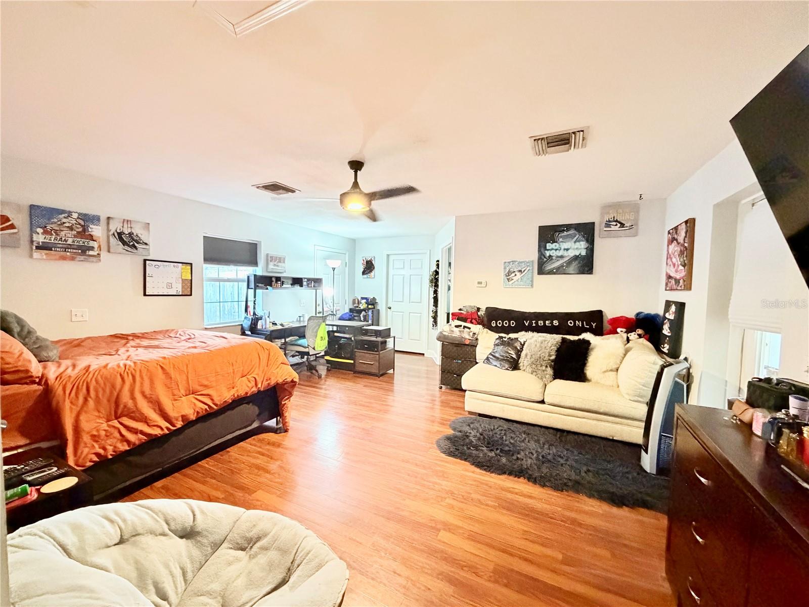 1880 OAK FOREST DR E, CLEARWATER, FL, 33759