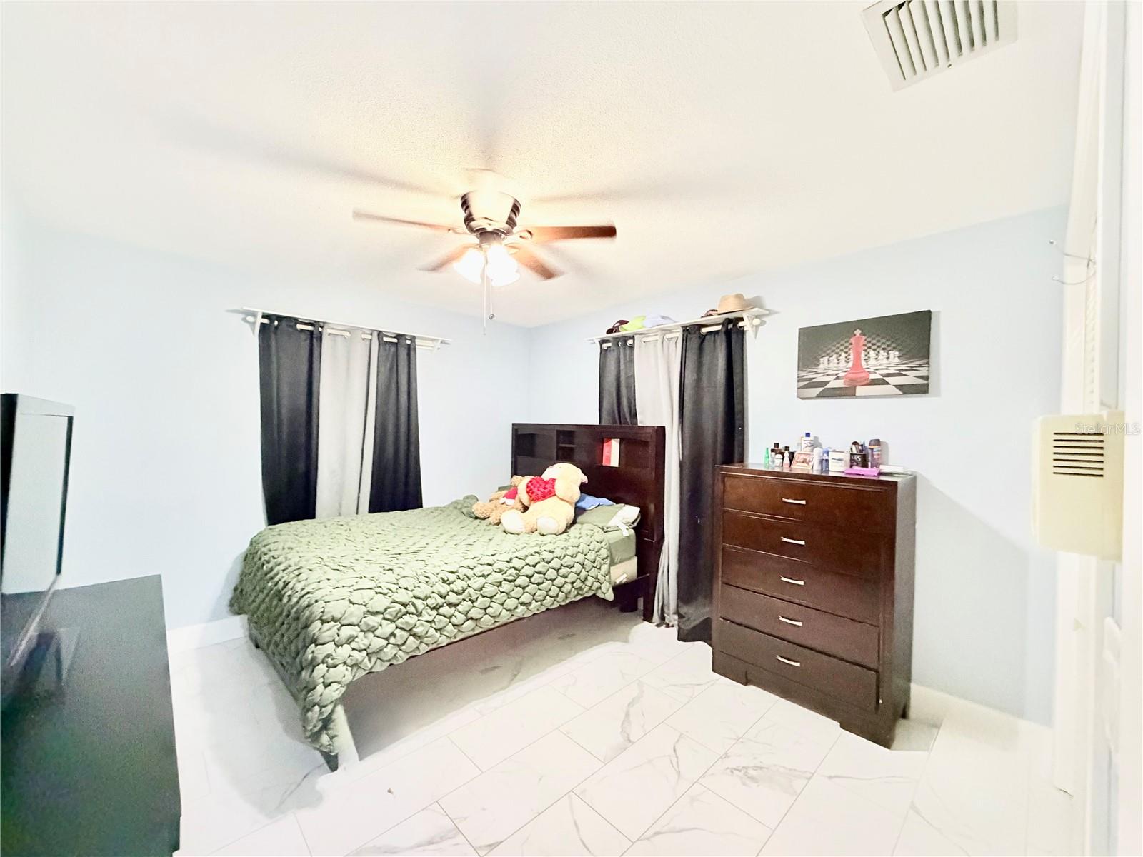 1880 OAK FOREST DR E, CLEARWATER, FL, 33759