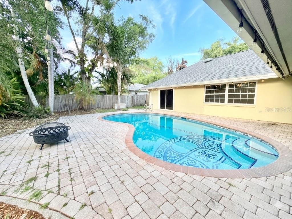 1880 OAK FOREST DR E, CLEARWATER, FL, 33759