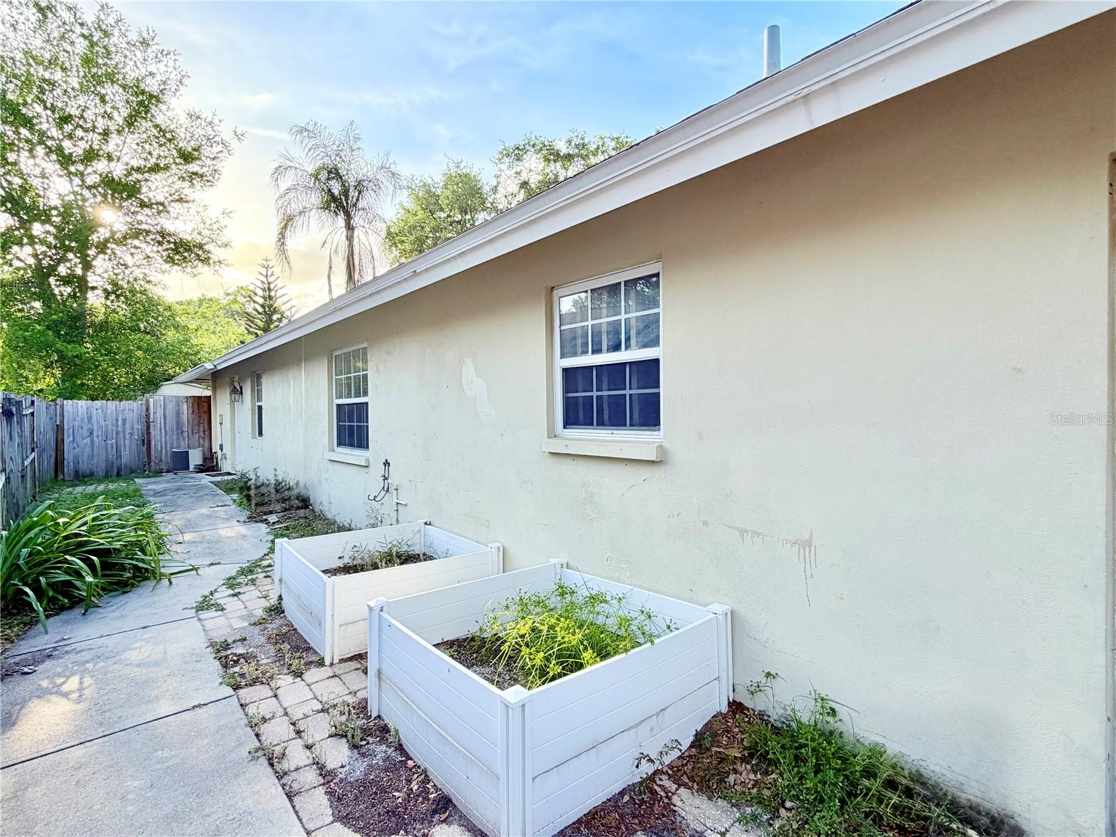 1880 OAK FOREST DR E, CLEARWATER, FL, 33759