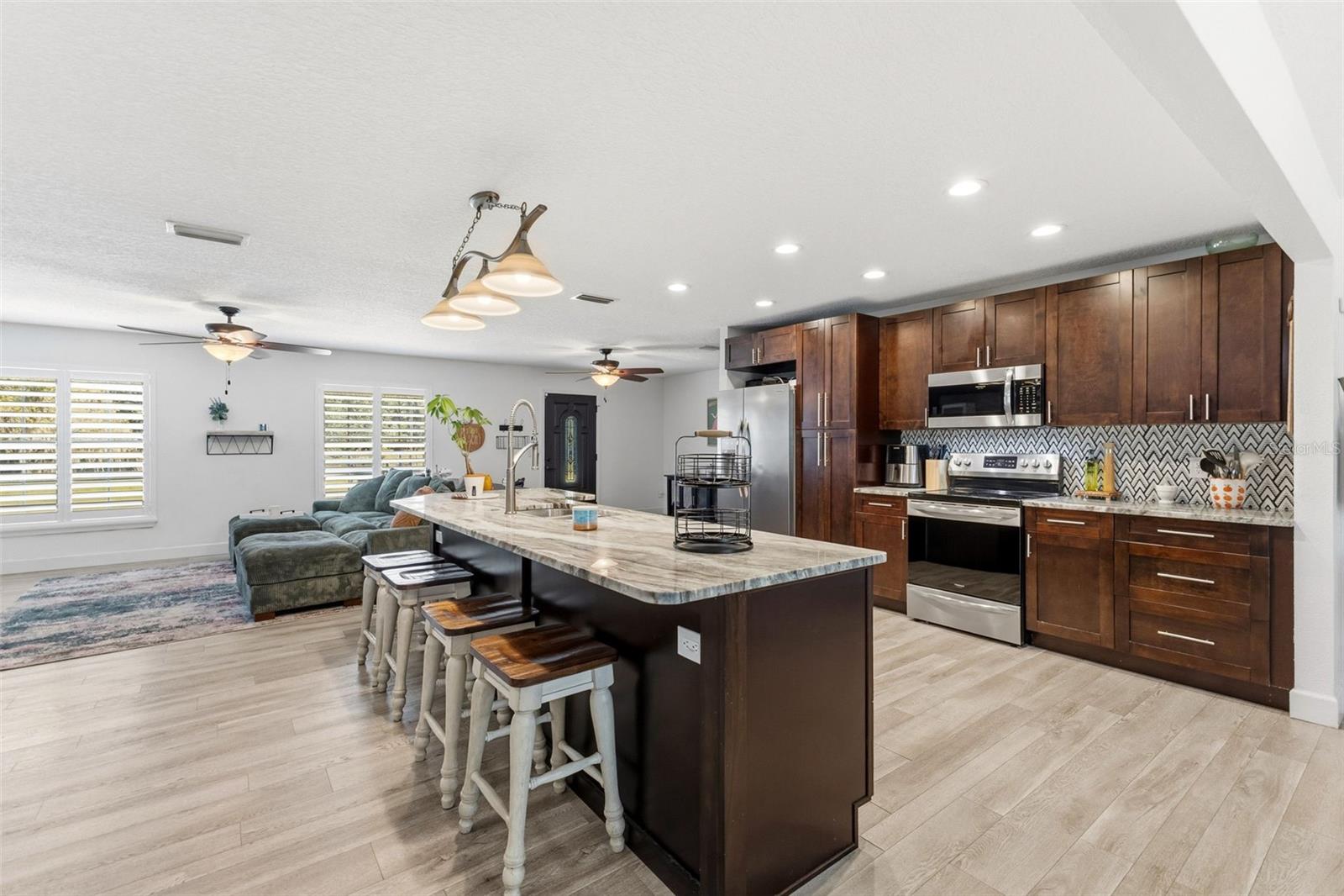 5502 BRUTON RD, PLANT CITY, FL, 33565