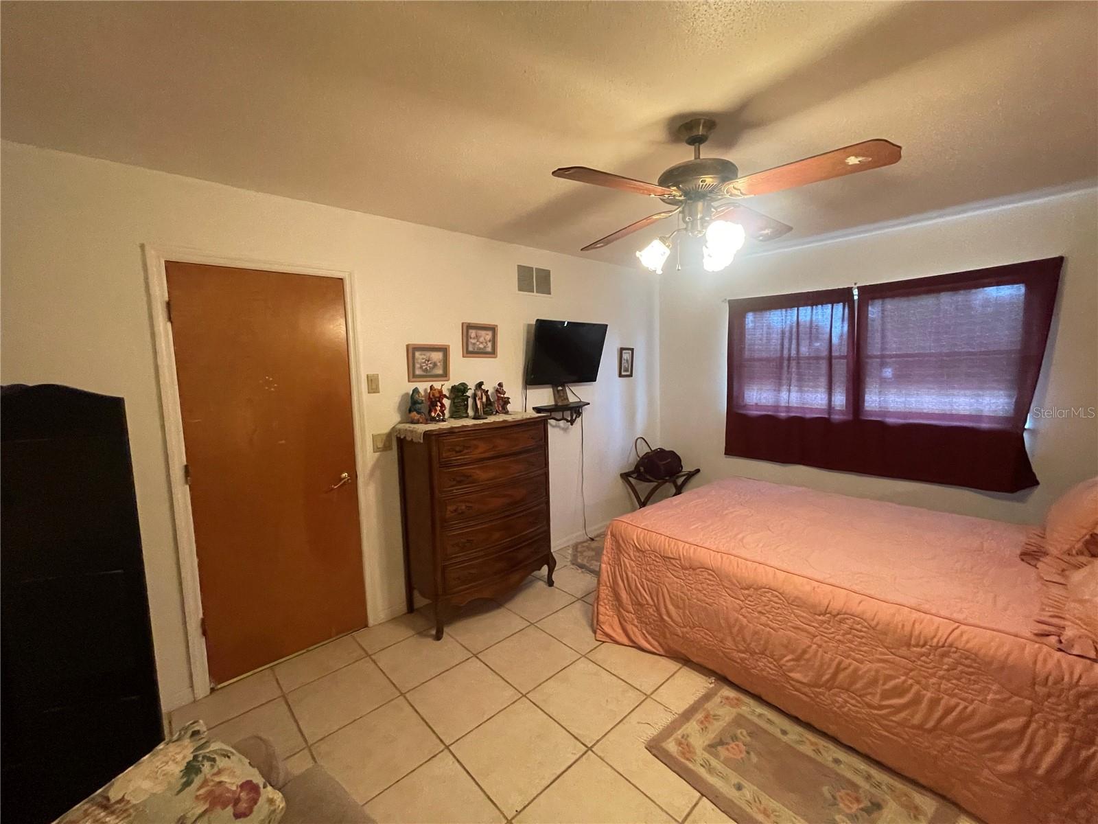 5662 S SALFORD BLVD, NORTH PORT, FL, 34287