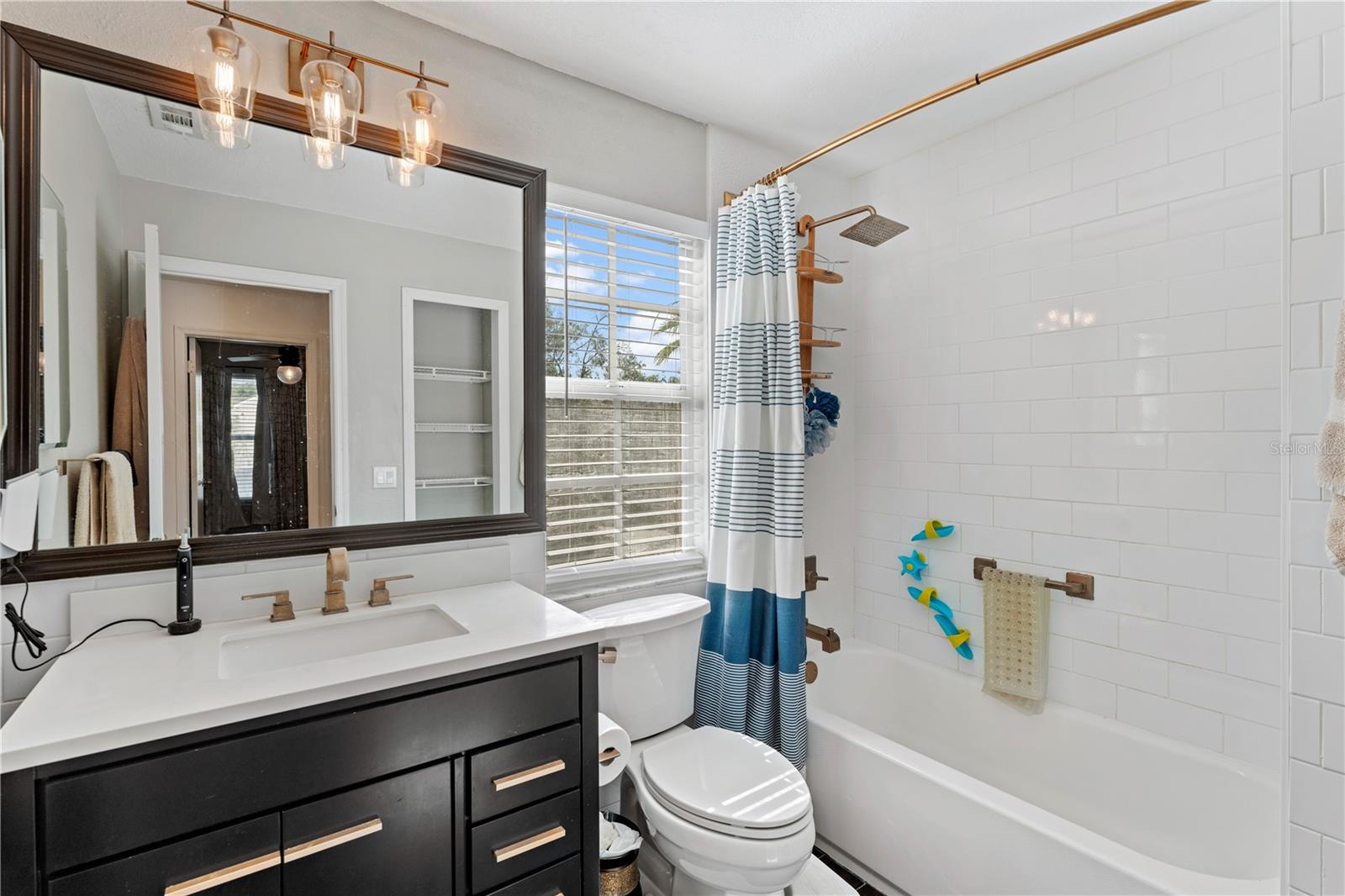 9758 FOX HOLLOW RD, TAMPA, FL, 33647