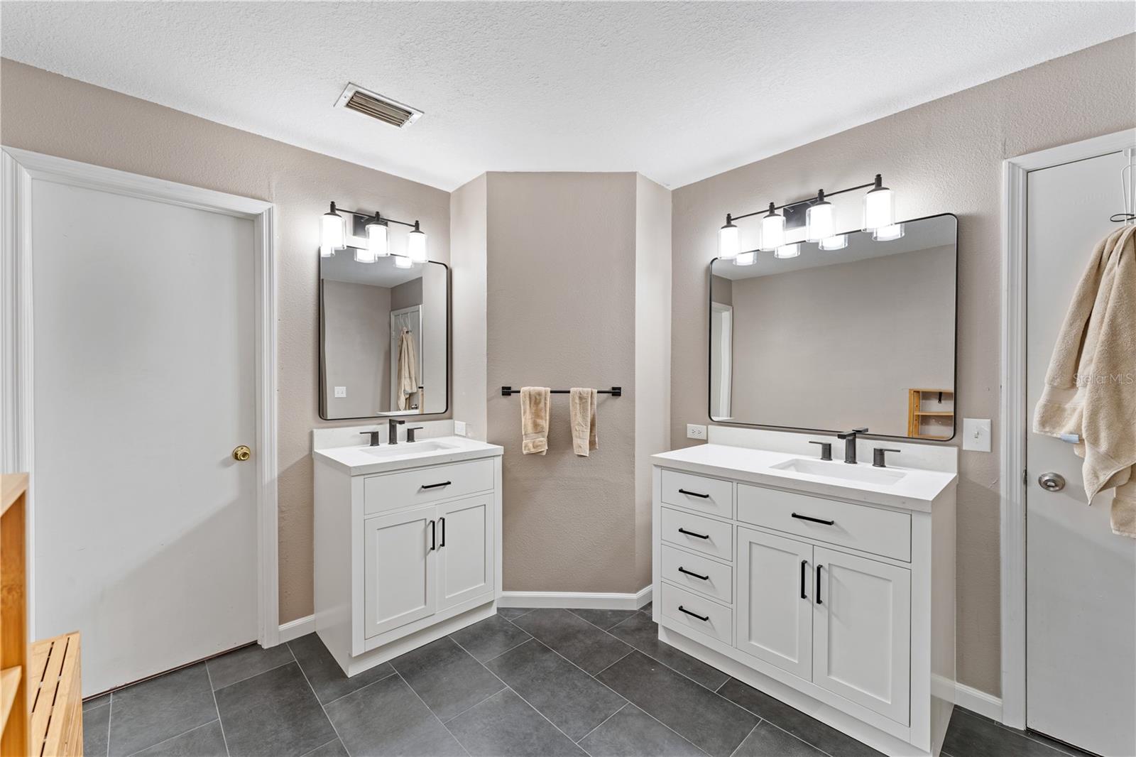 9758 FOX HOLLOW RD, TAMPA, FL, 33647