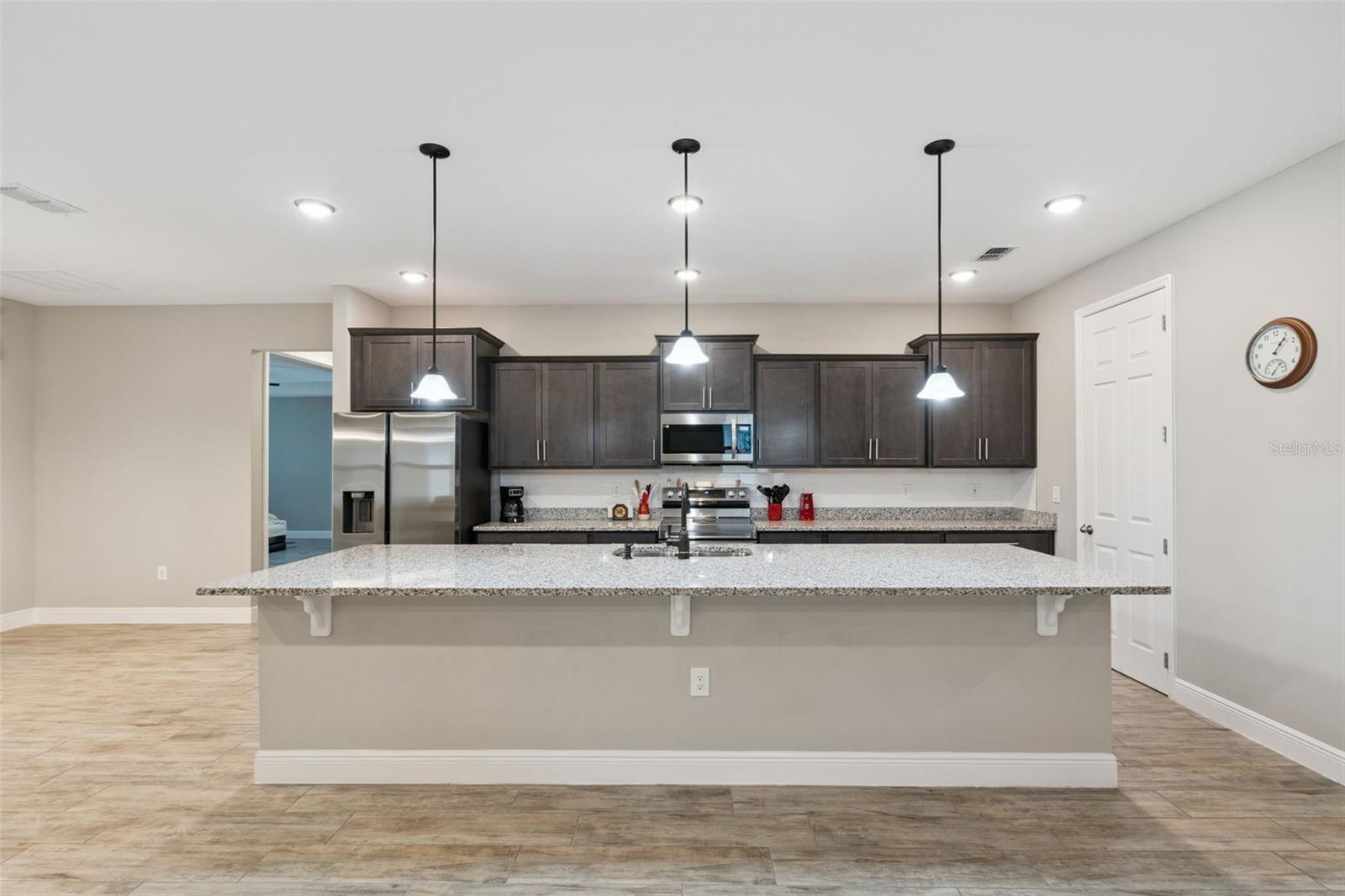 714 OAKS SHORES RD, LEESBURG, FL, 34748