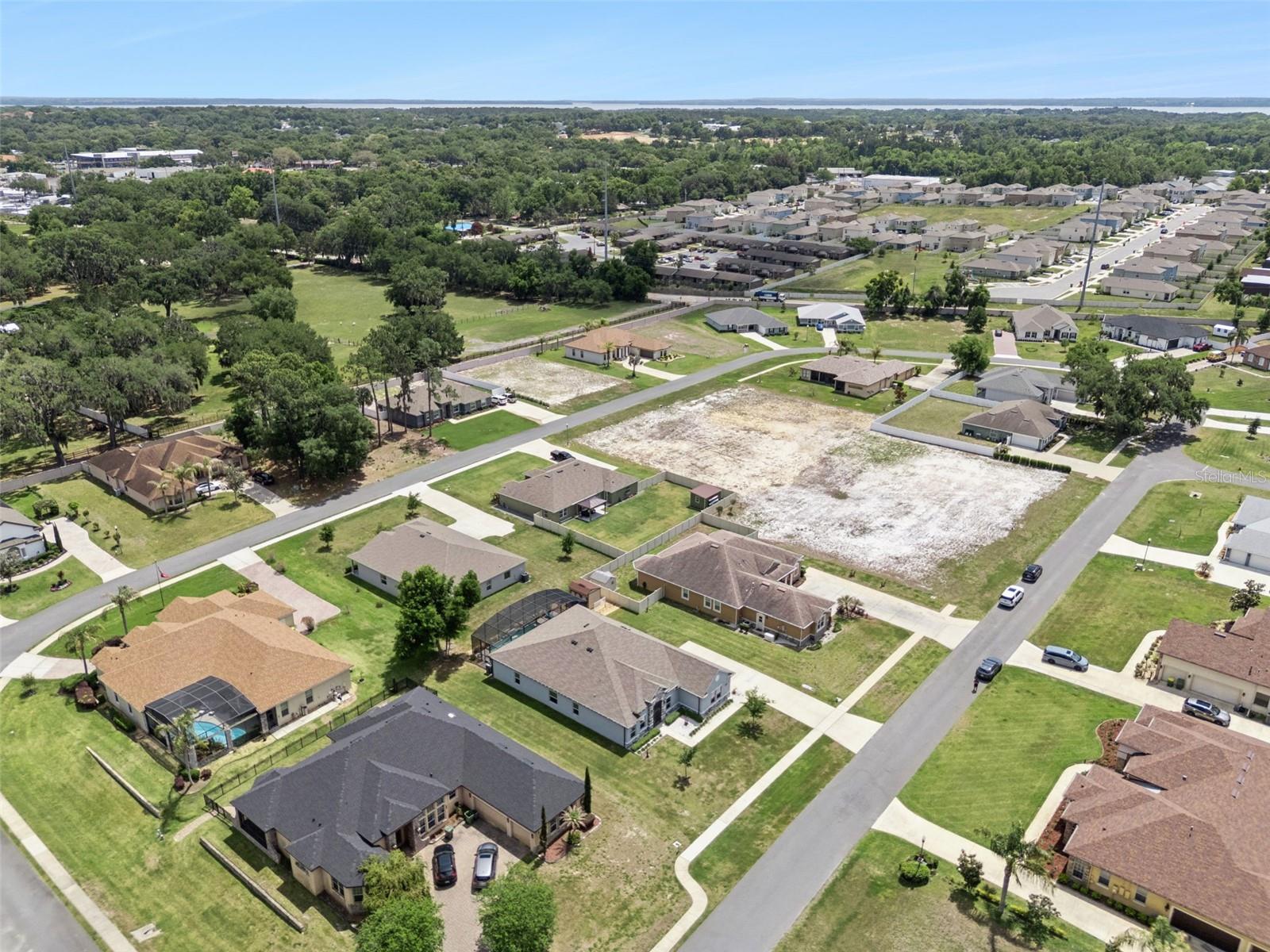 714 OAKS SHORES RD, LEESBURG, FL, 34748