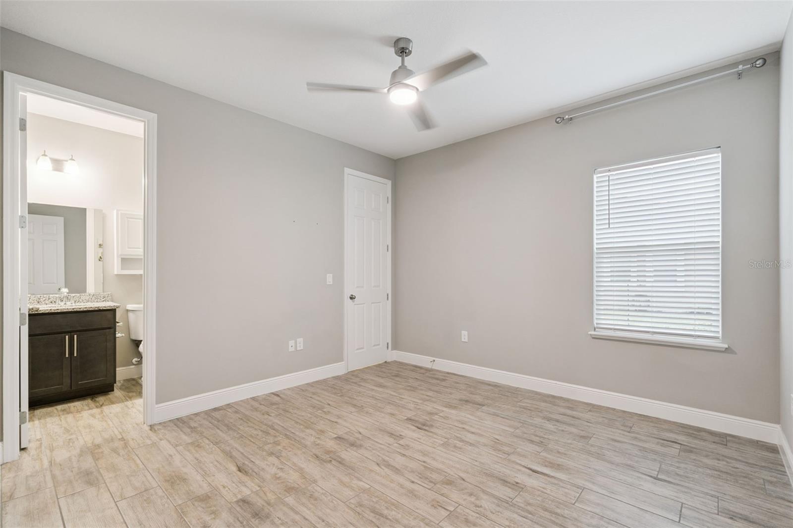 714 OAKS SHORES RD, LEESBURG, FL, 34748