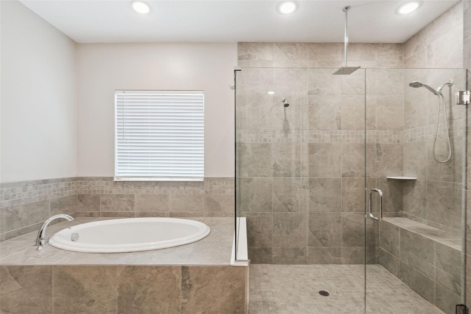 714 OAKS SHORES RD, LEESBURG, FL, 34748