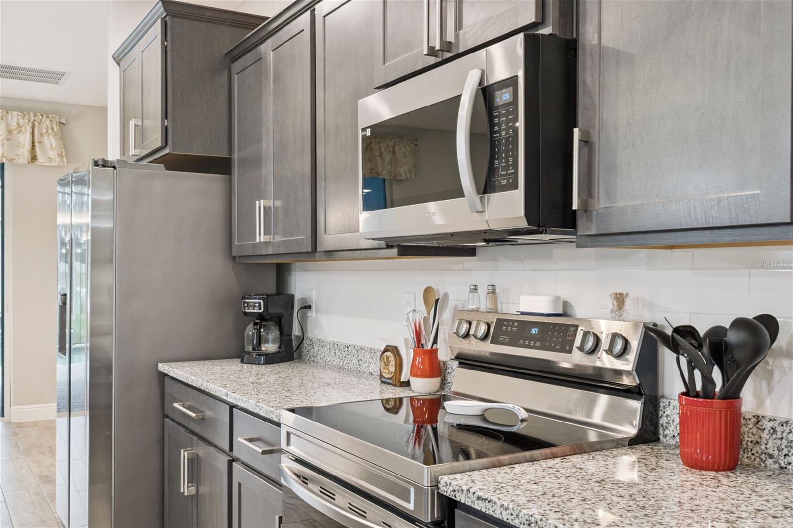 714 OAKS SHORES RD, LEESBURG, FL, 34748