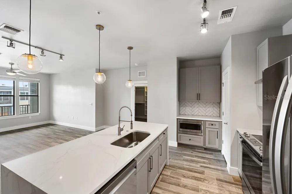 776-1 N ORANGE AVE, ORLANDO, FL, 32801