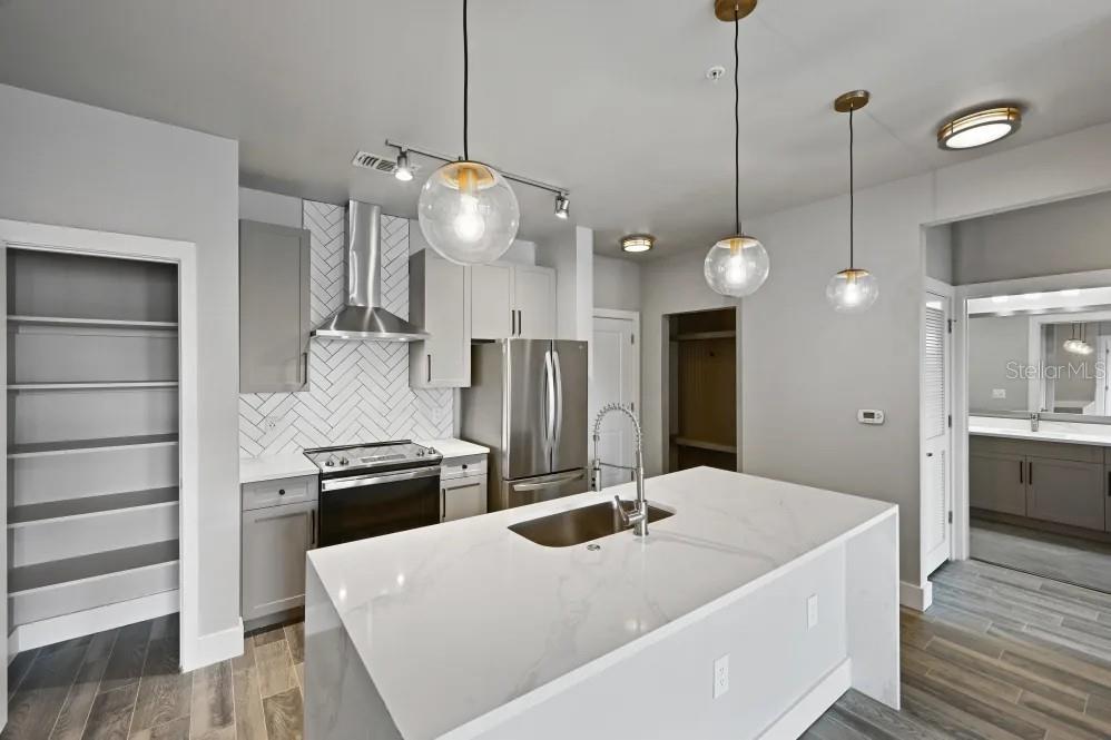 776-1 N ORANGE AVE, ORLANDO, FL, 32801