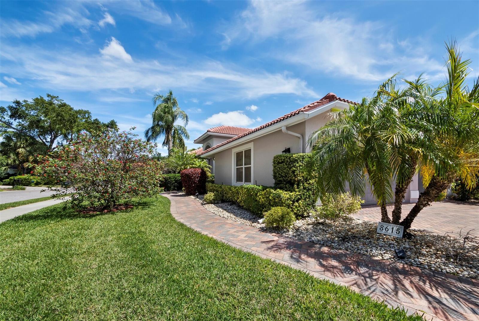 8615 WOODBRIAR DR, SARASOTA, FL, 34238