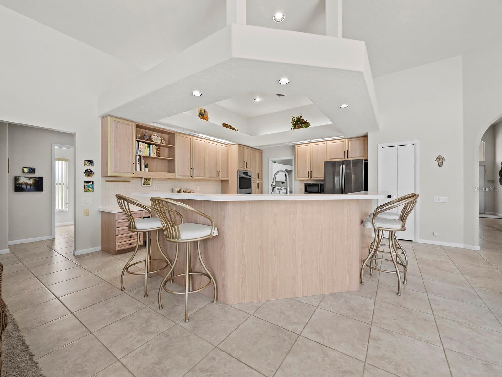 8615 WOODBRIAR DR, SARASOTA, FL, 34238